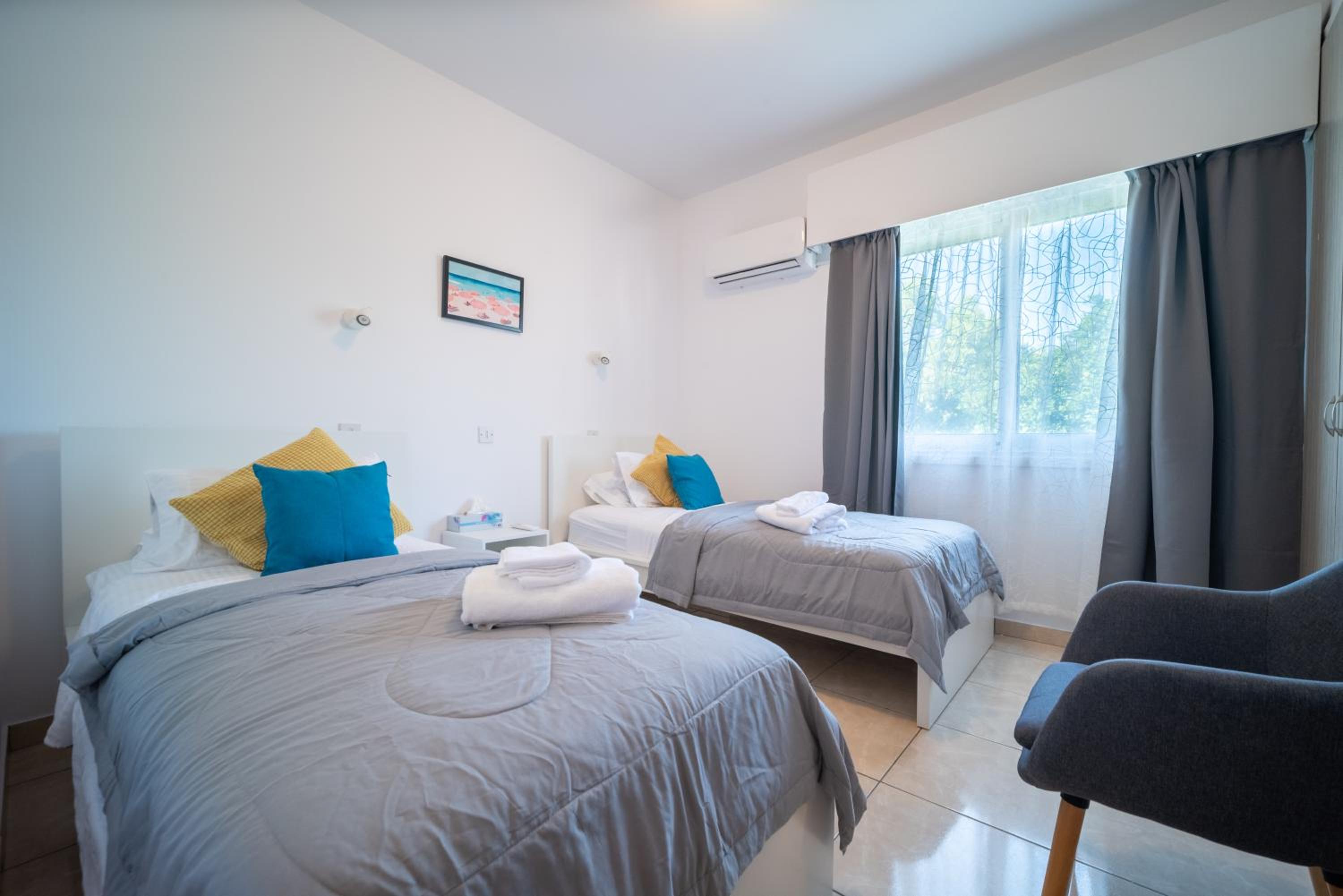 Casa Sol - Spacious 3BR Steps from the Beach
