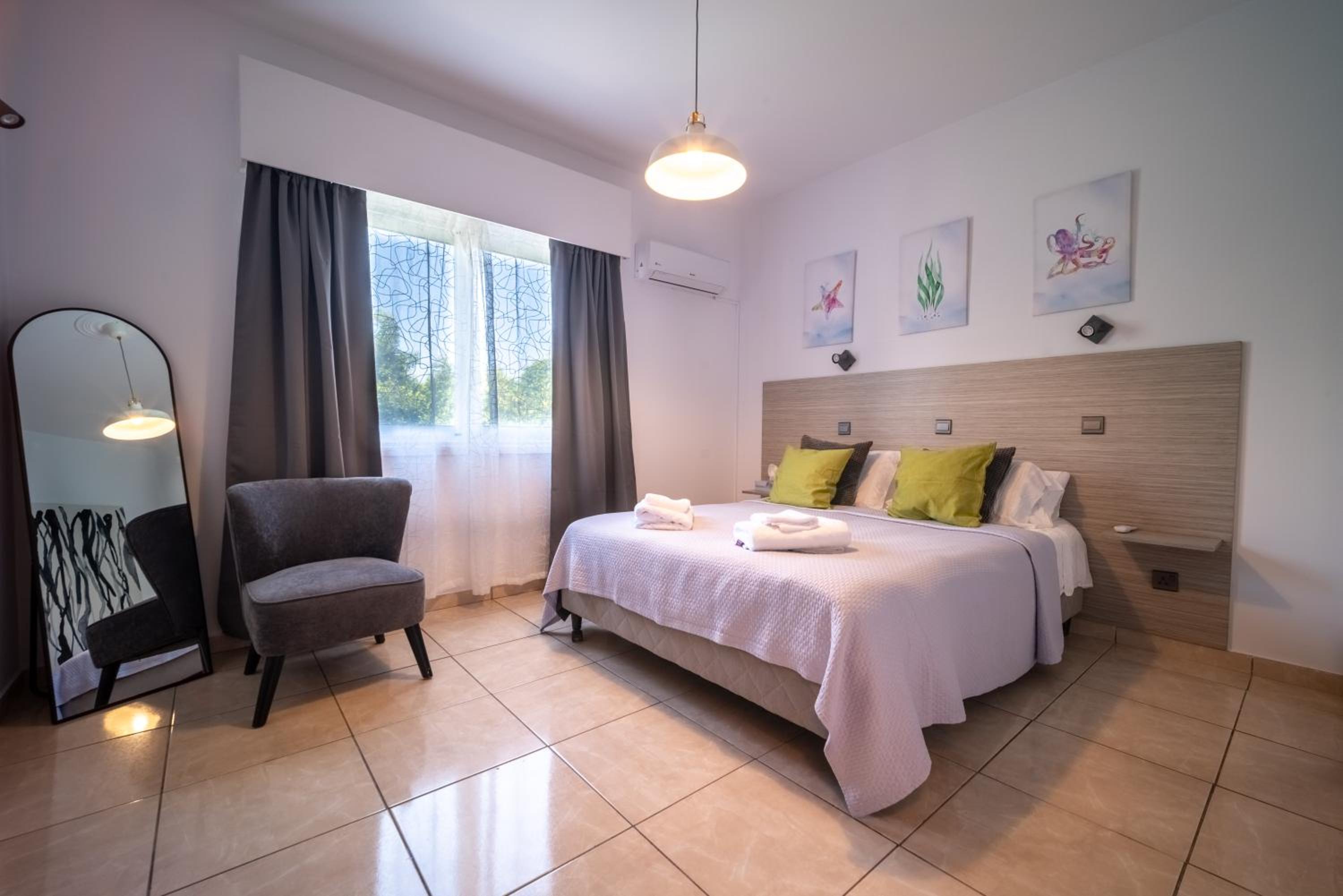 Casa Sol - Spacious 3BR Steps from the Beach