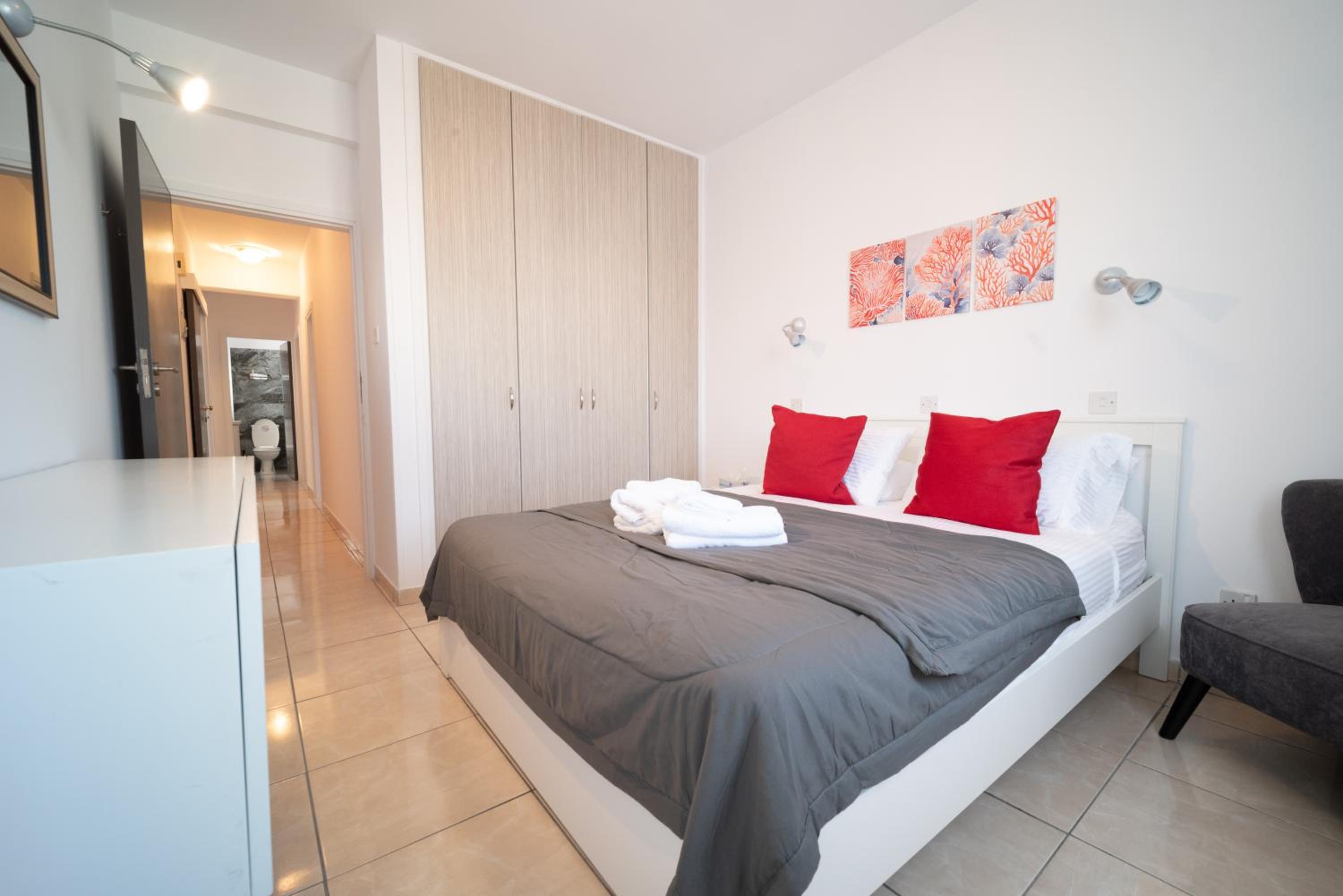 Casa Sol - Spacious 3BR Steps from the Beach