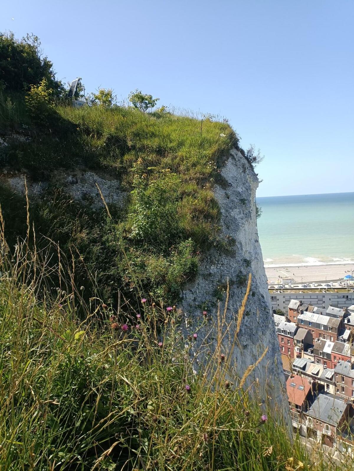 L'échappée Belle face aux Falaises