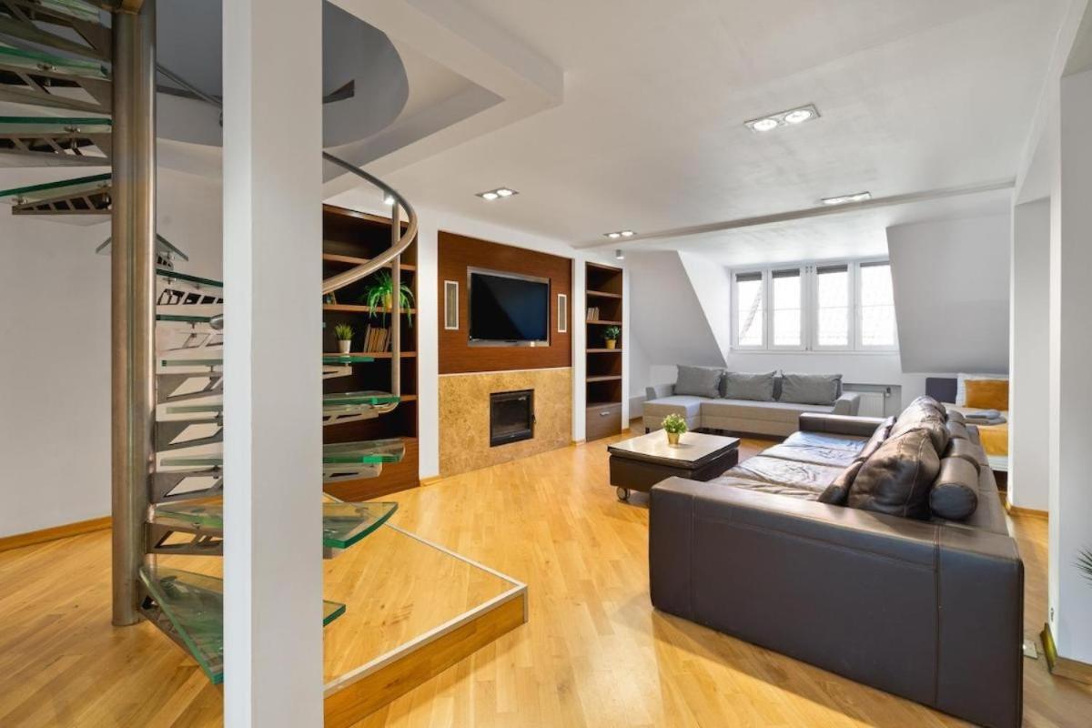 Urban Chic - City Center - 3 Floors - Luxury Apartment