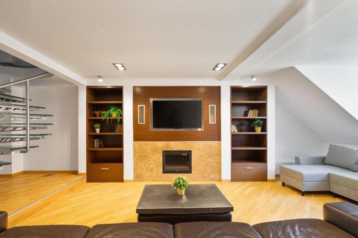 Urban Chic - City Center - 3 Floors - Luxury Apartment