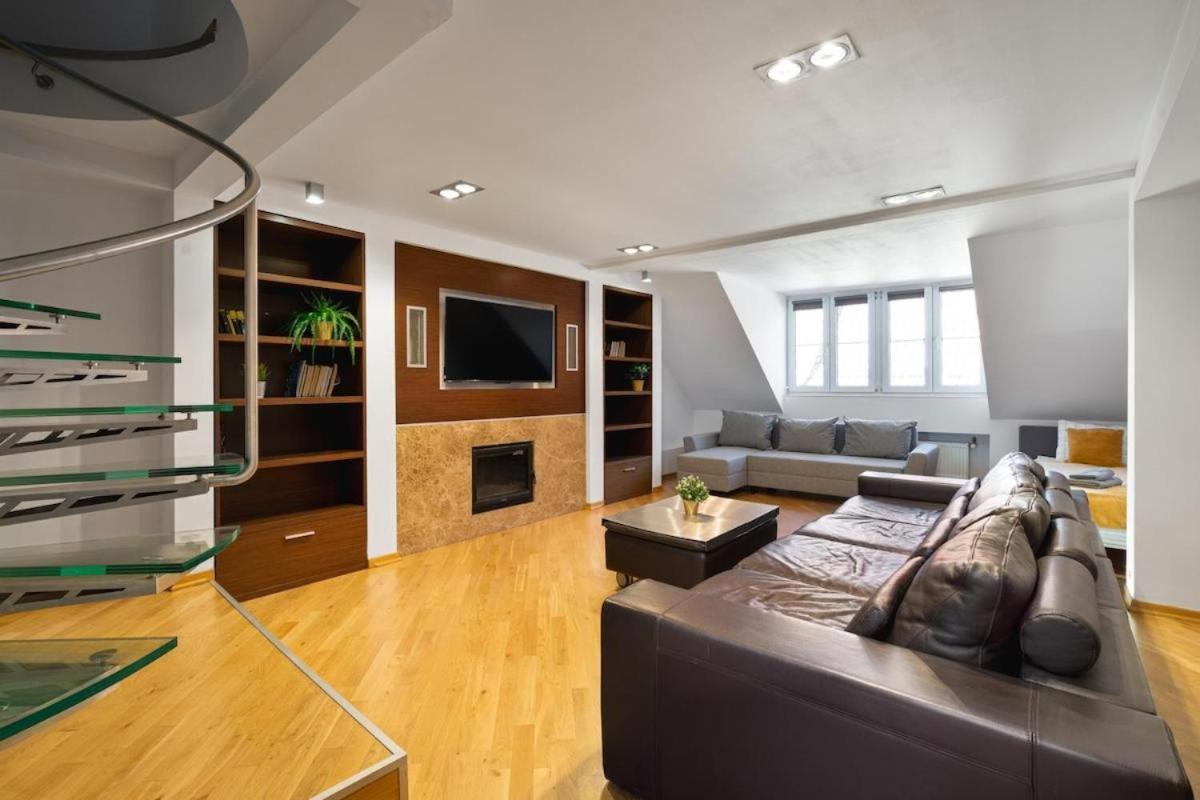 Urban Chic - City Center - 3 Floors - Luxury Apartment