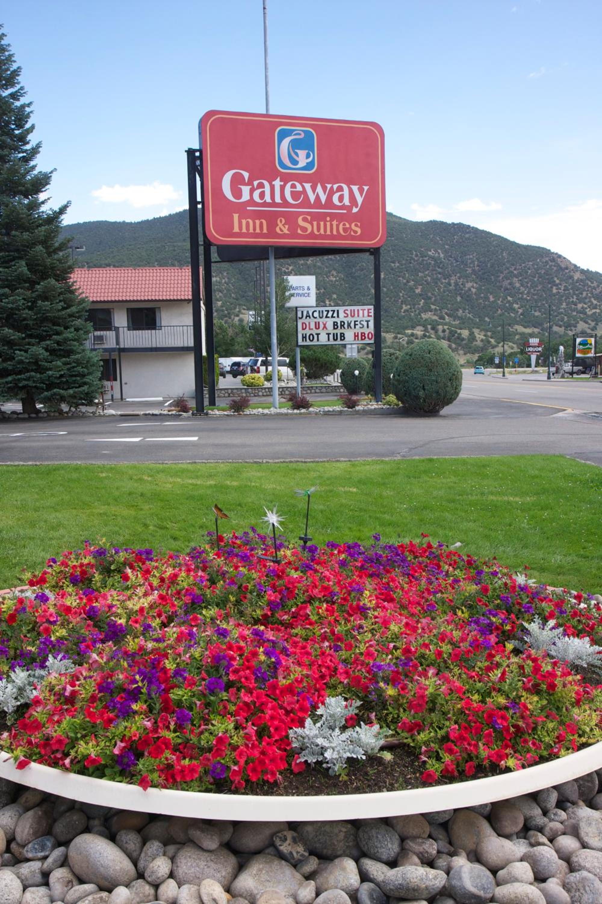 Gateway Inn and Suites