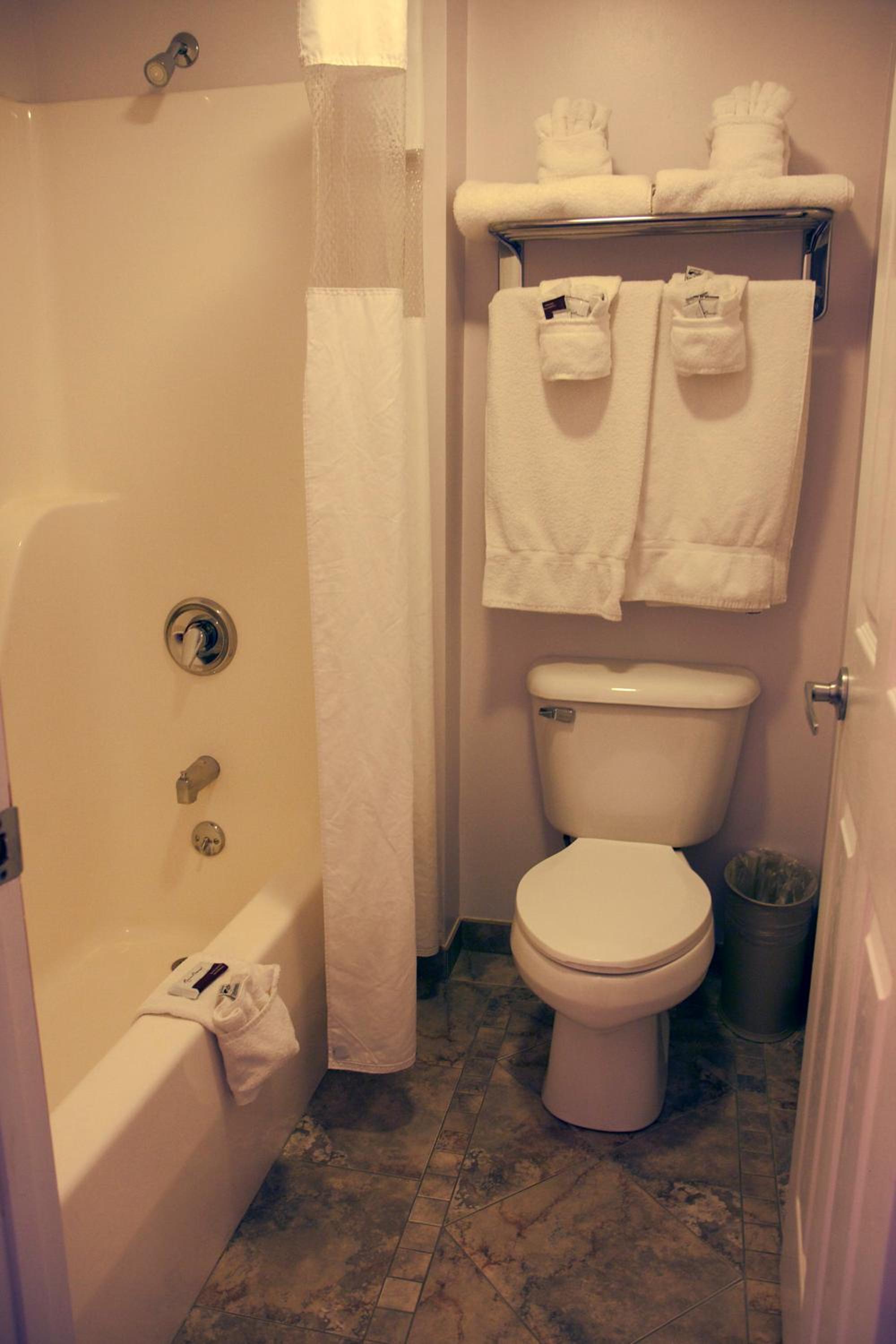 Gateway Inn and Suites