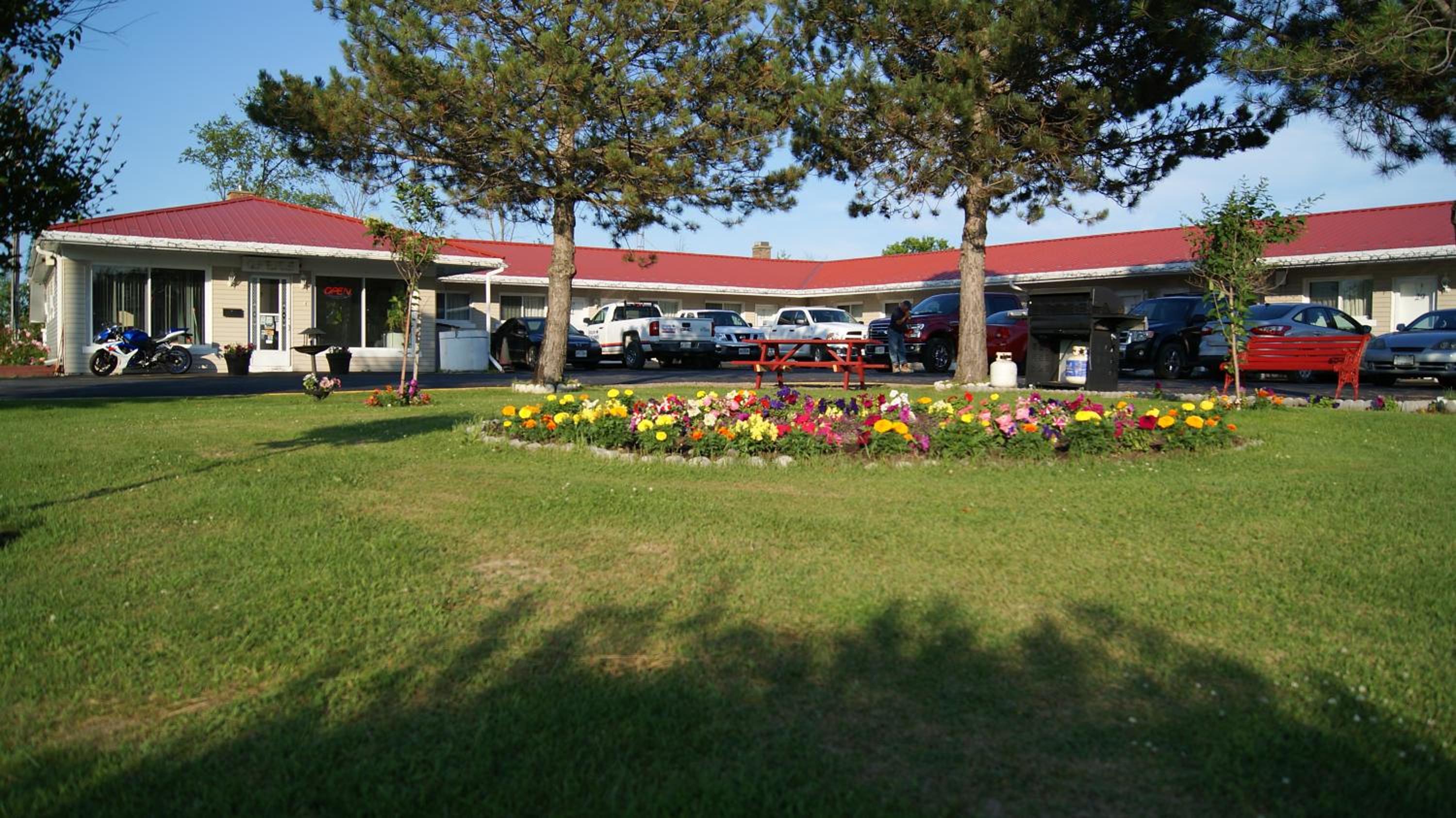 Blue Jay Motel