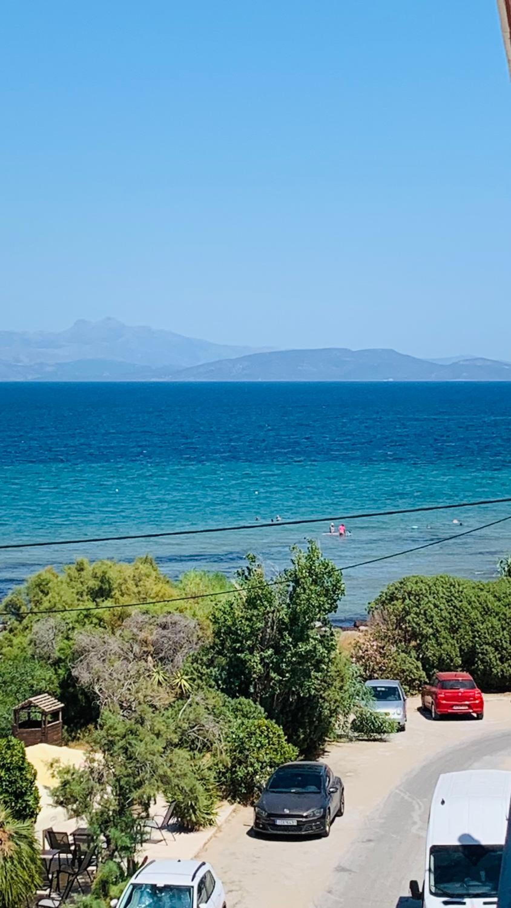 Sea View Apartments, 60m to Beach, Balcony, Parking