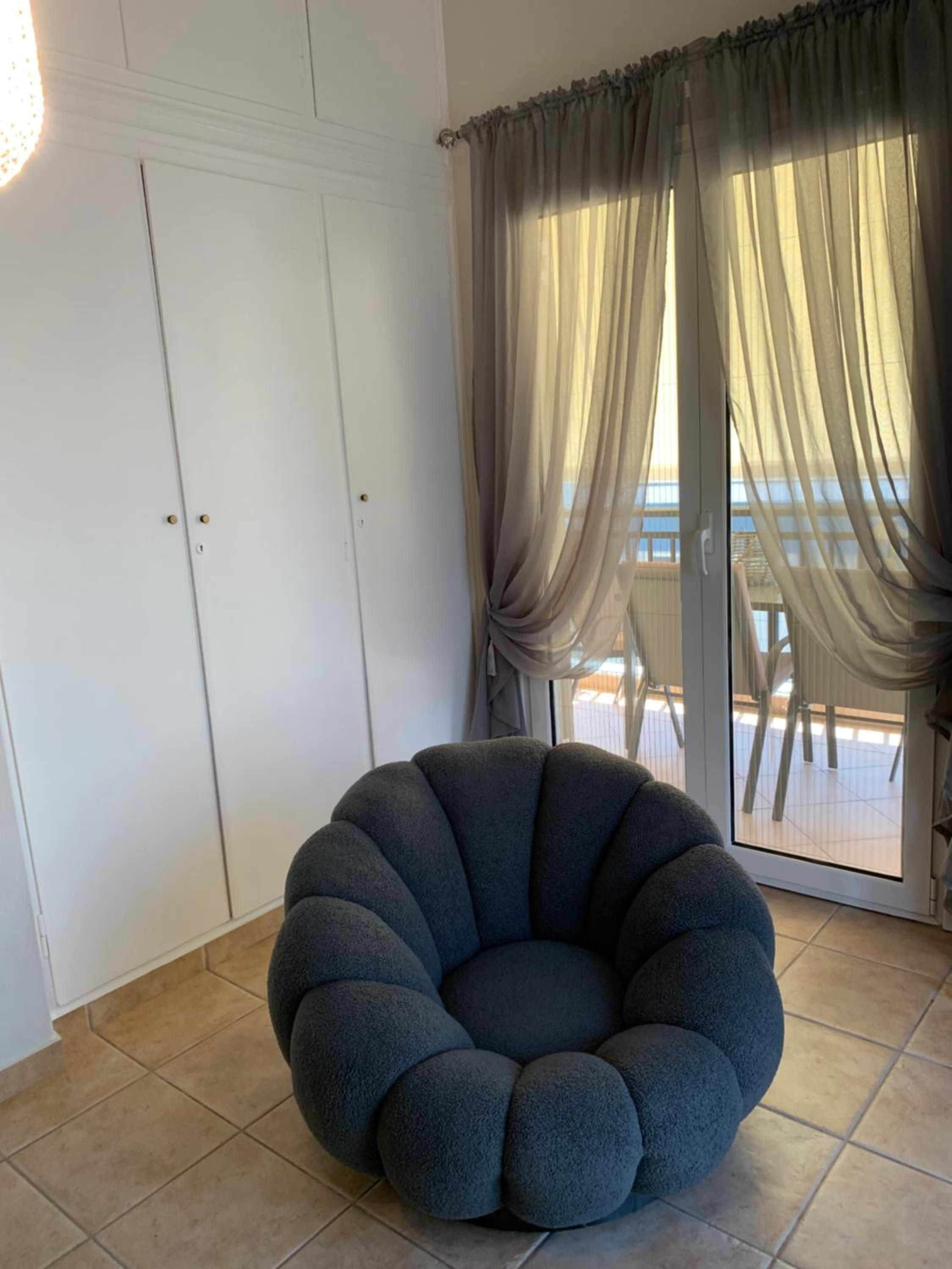 Sea View Apartments, 60m to Beach, Balcony, Parking