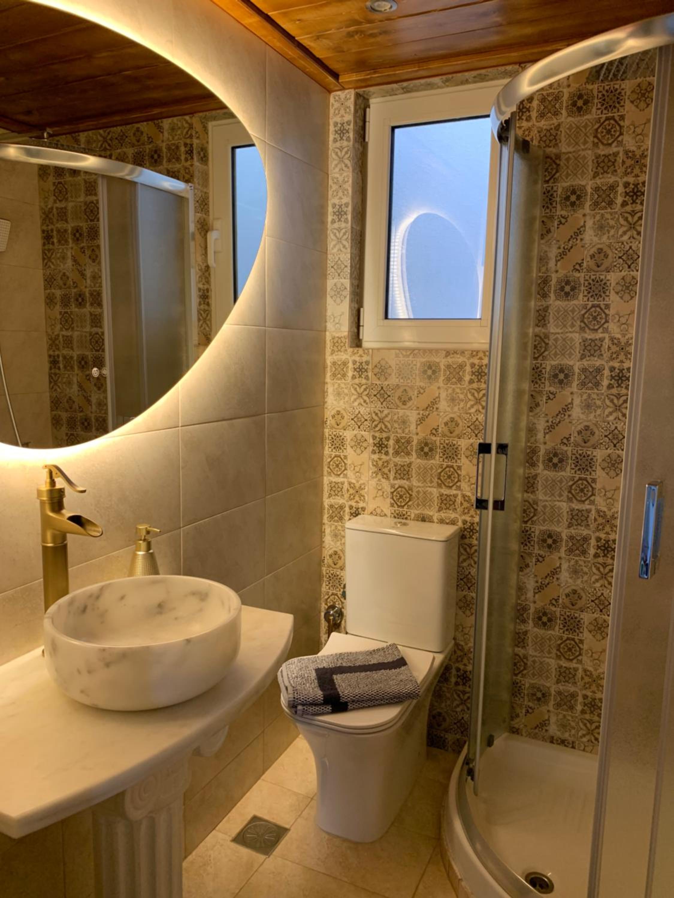 Sea View Apartments, 60m to Beach, Balcony, Parking