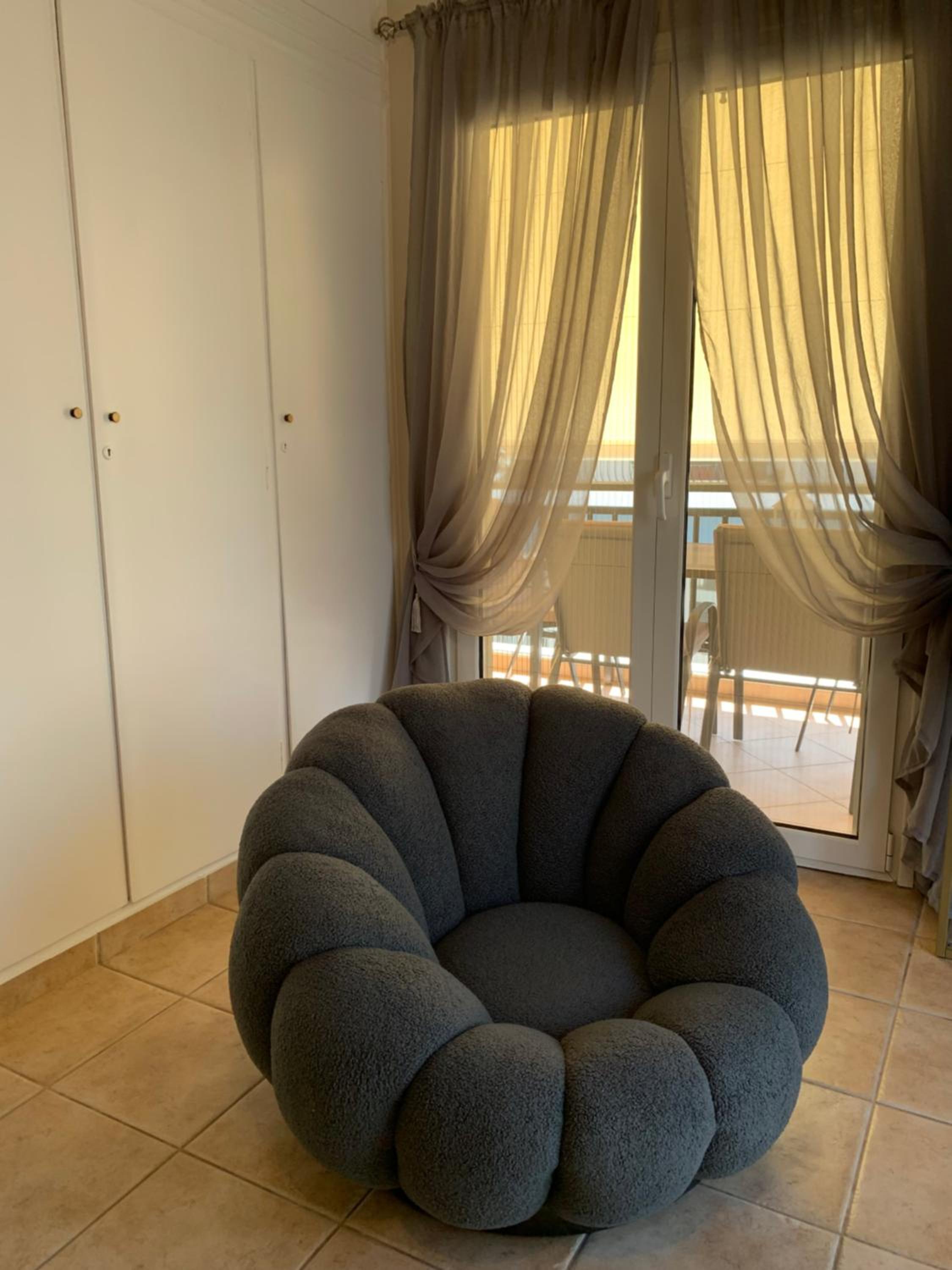 Sea View Apartments, 60m to Beach, Balcony, Parking