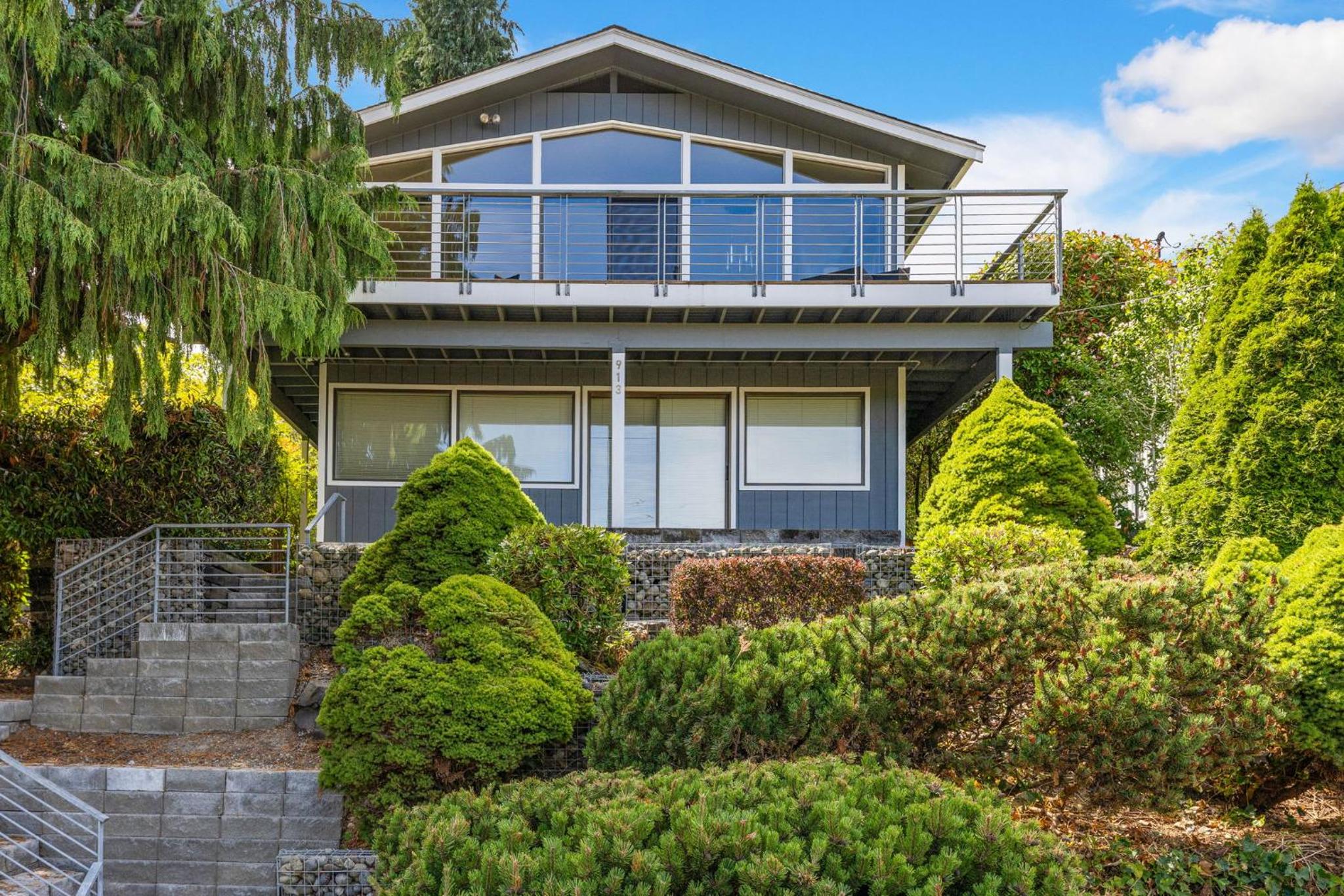 Family West Emerson Retreat Deck Basement City Views