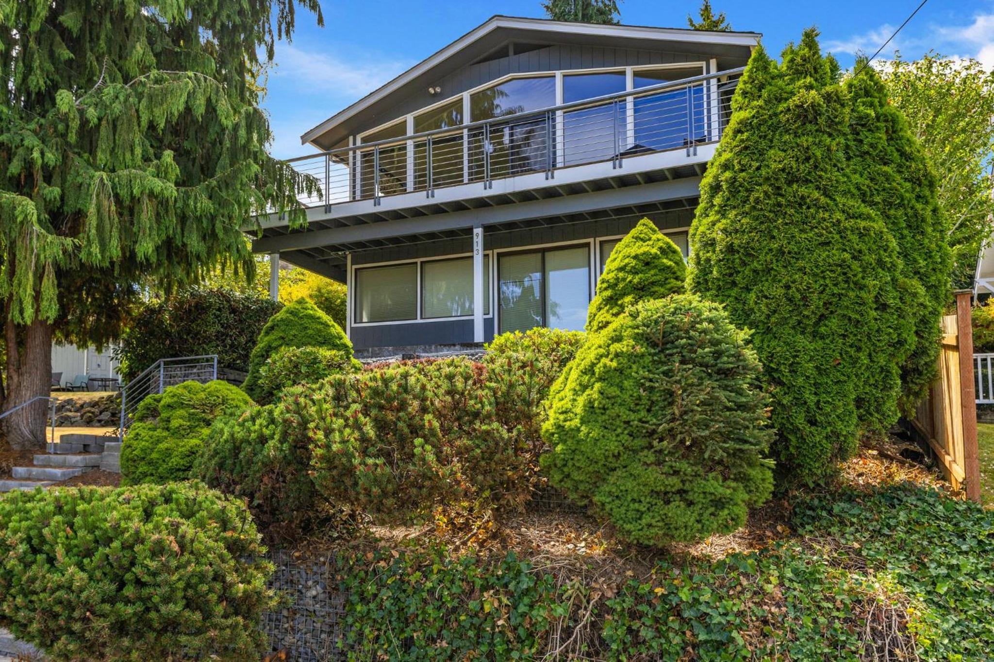 Family West Emerson Retreat Deck Basement City Views
