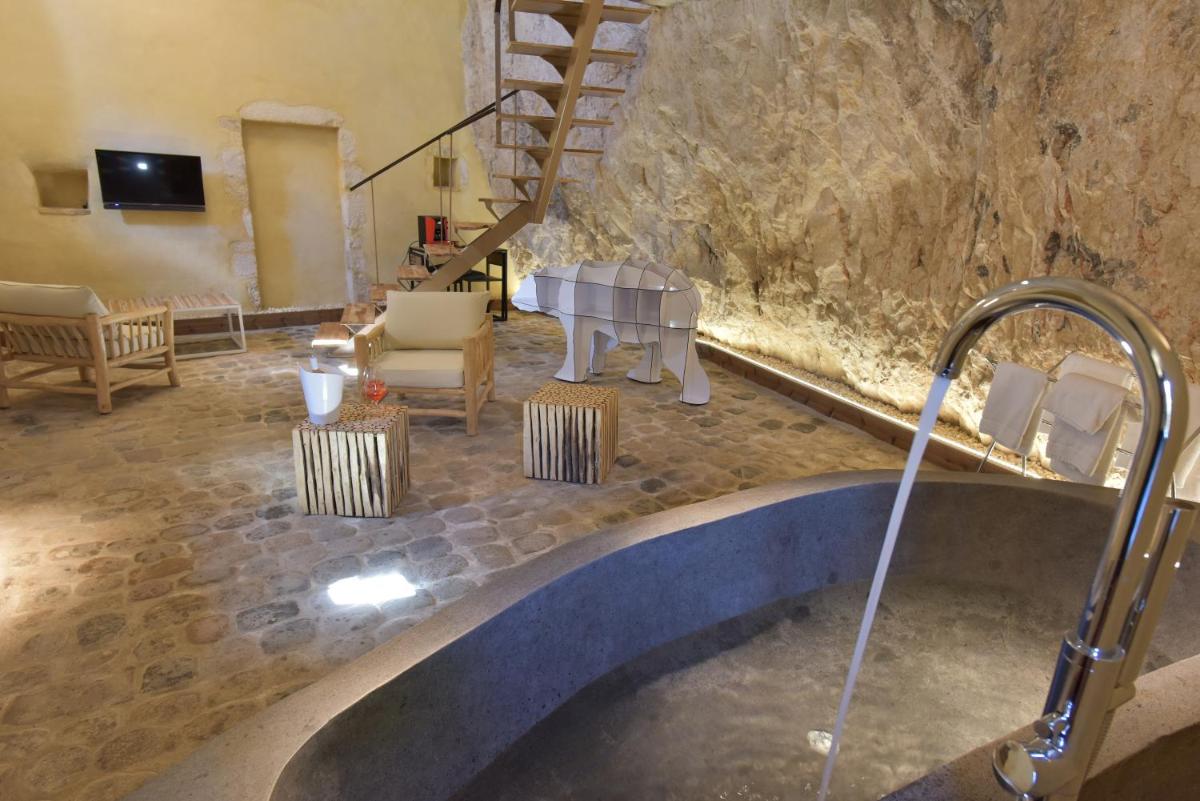 Jacuzzi