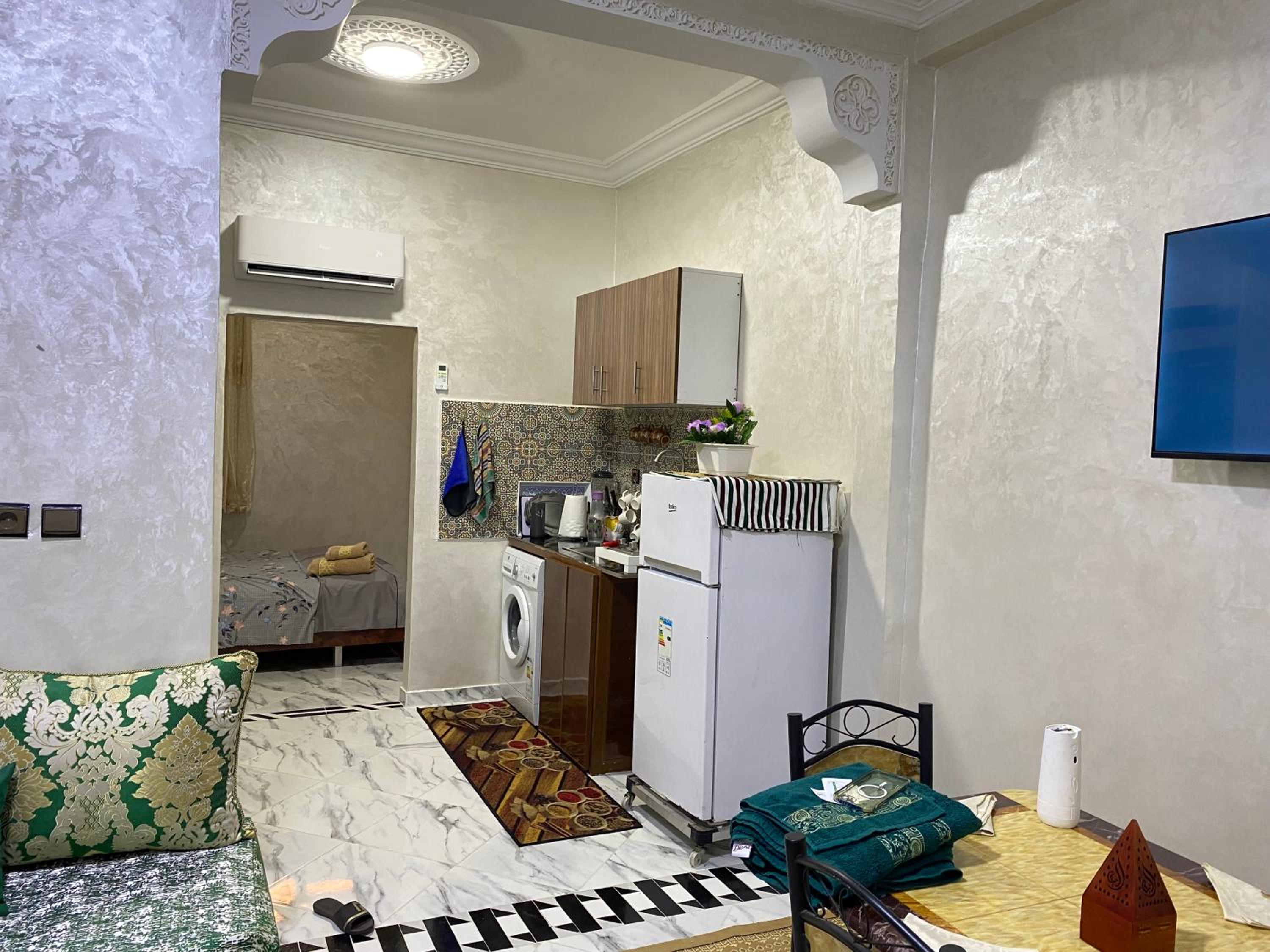 Cosy, Calm Apartment - Wi-Fi, AC & NETFLIX