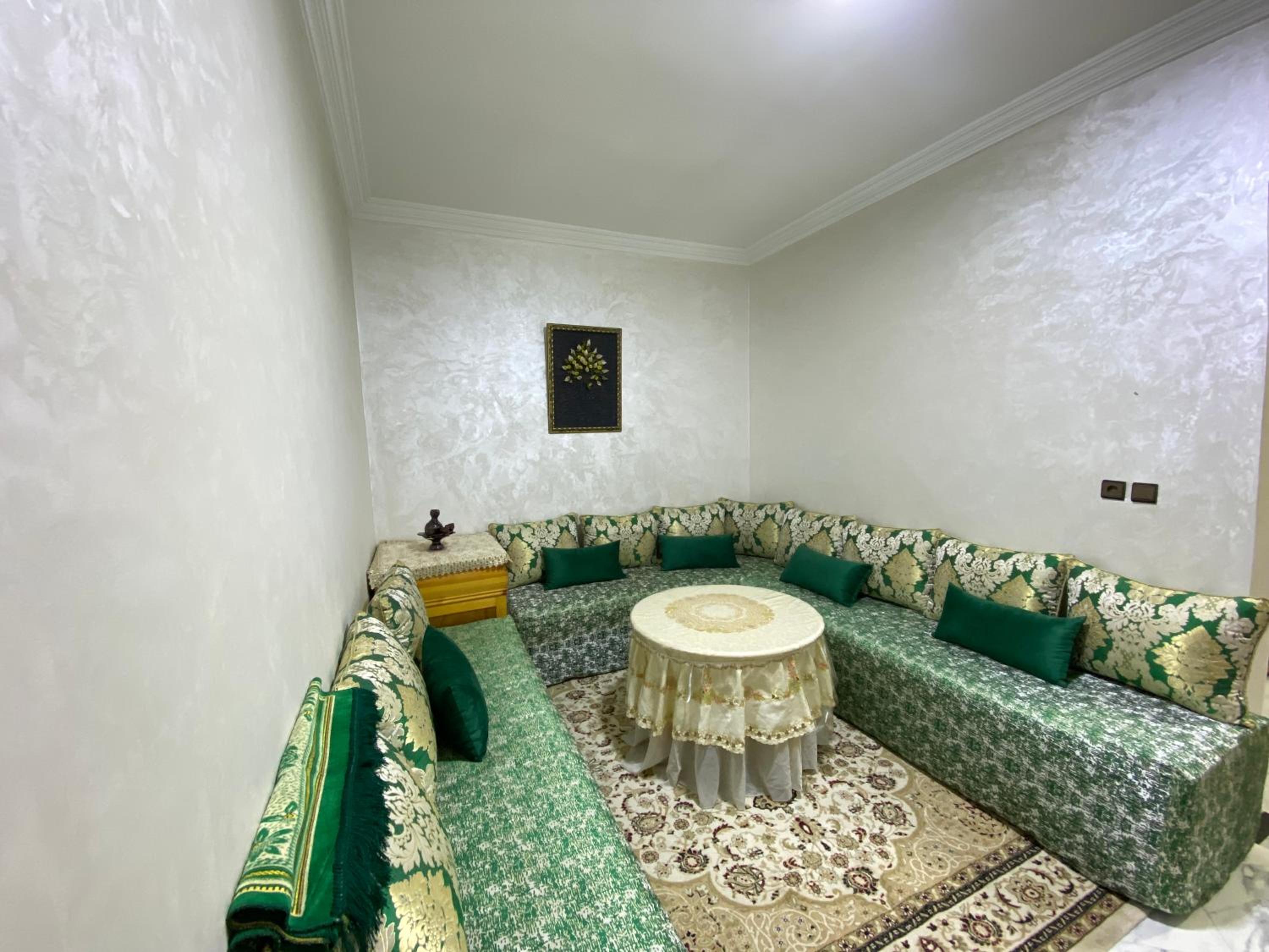 Cosy, Calm Apartment - Wi-Fi, AC & NETFLIX
