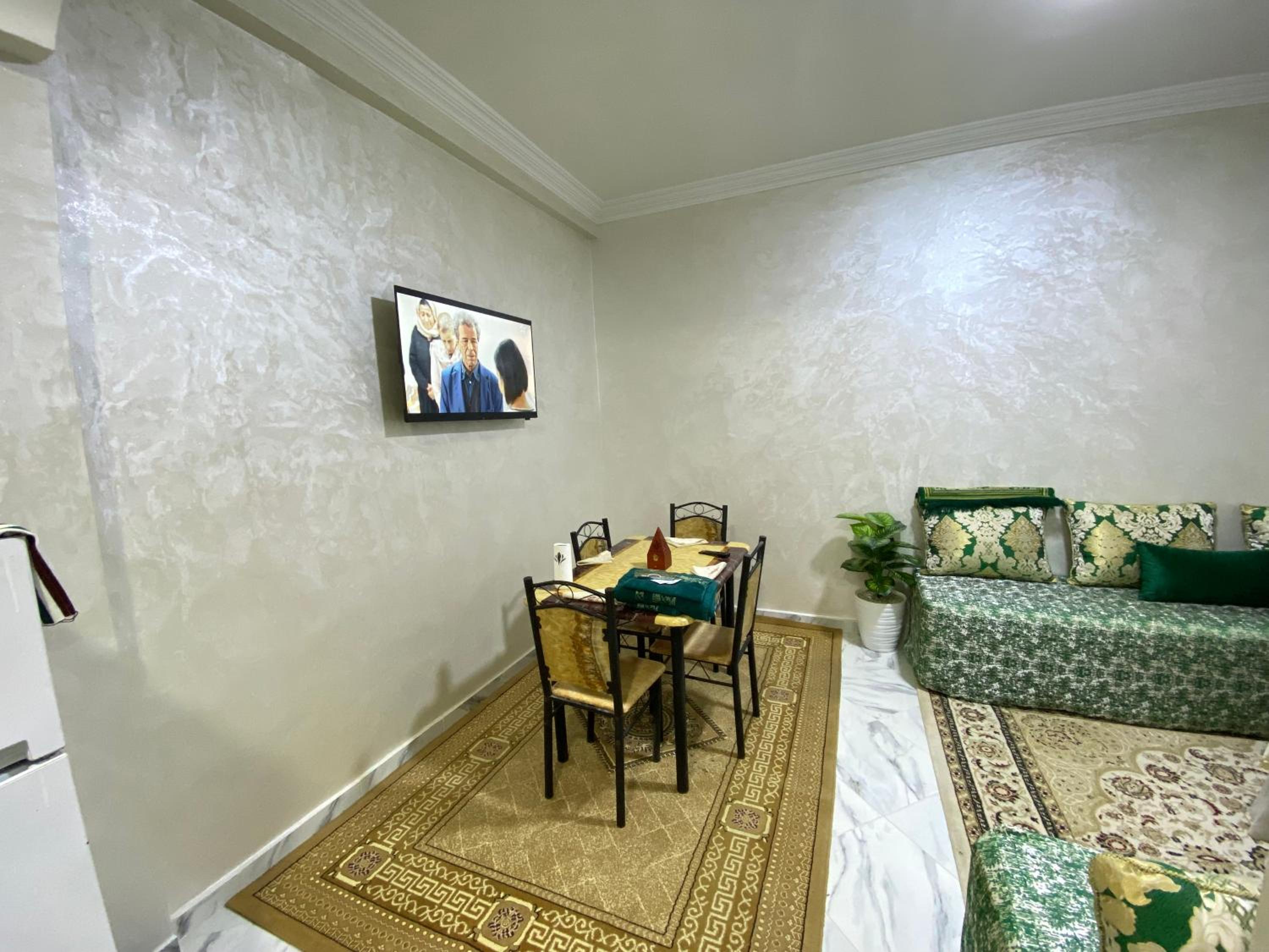 Cosy, Calm Apartment - Wi-Fi, AC & NETFLIX