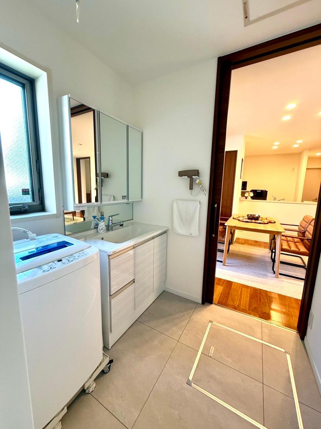 Private stay, fully equipped 45 square meter, Easy access to Disneyland & Airports