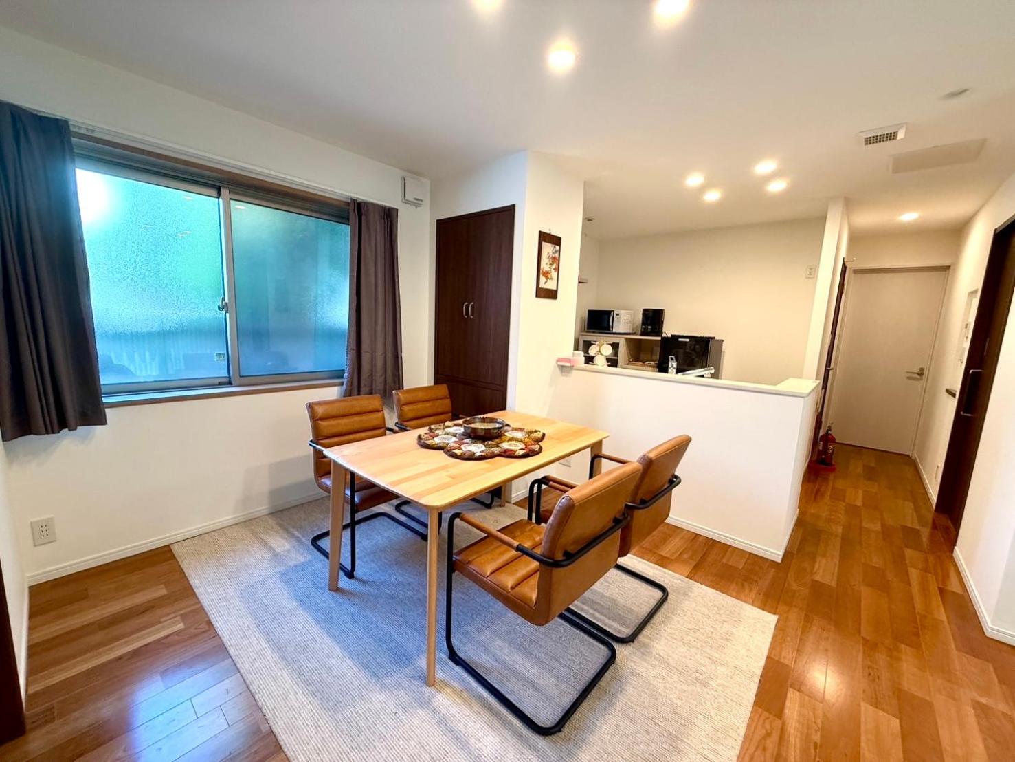 Private stay, fully equipped 45 square meter, Easy access to Disneyland & Airports