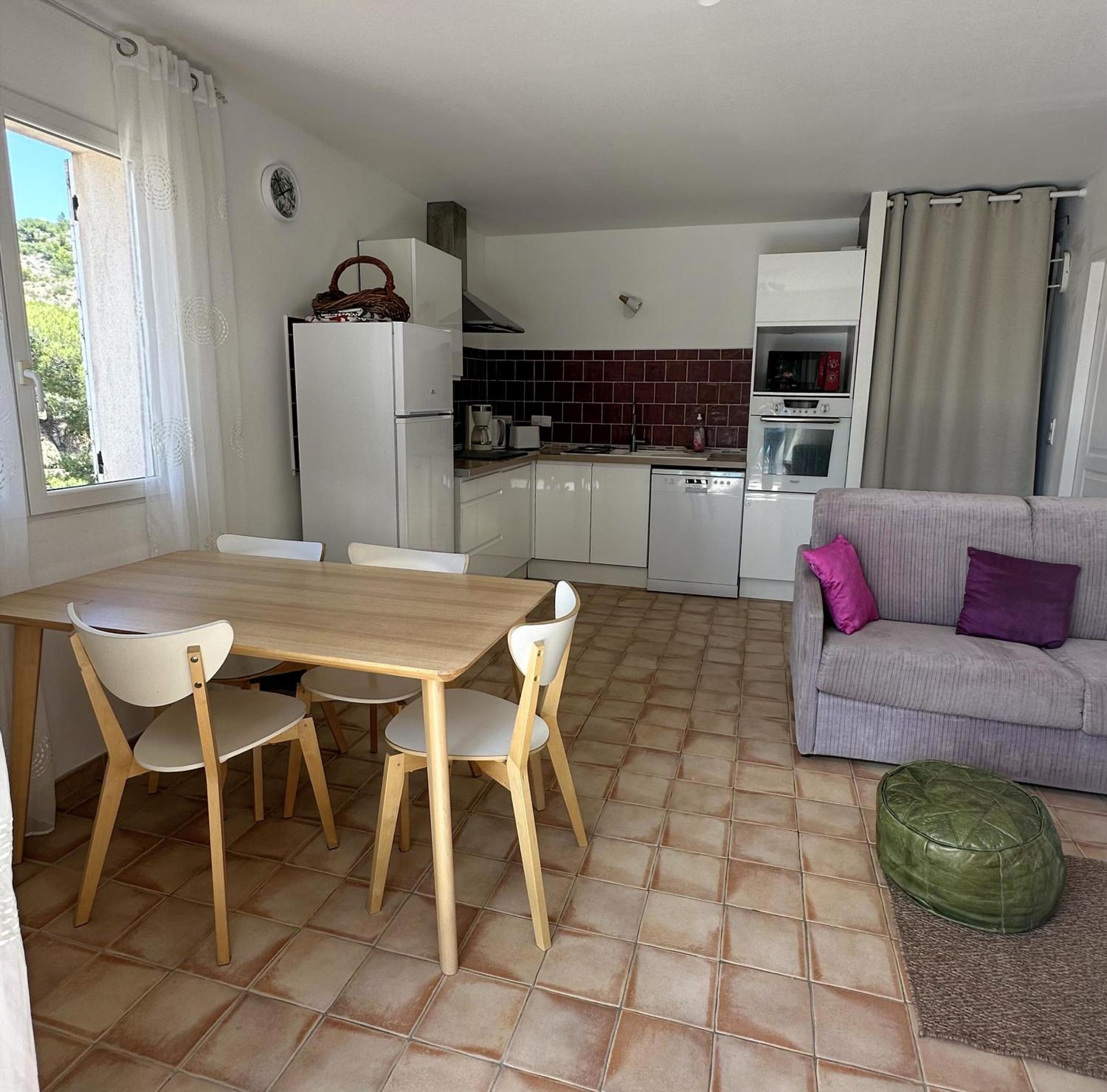 La Casa Calanquaise - Mer à 250m accessible à pied - T2 Spacieux indépendant - Terrasse Ombragée