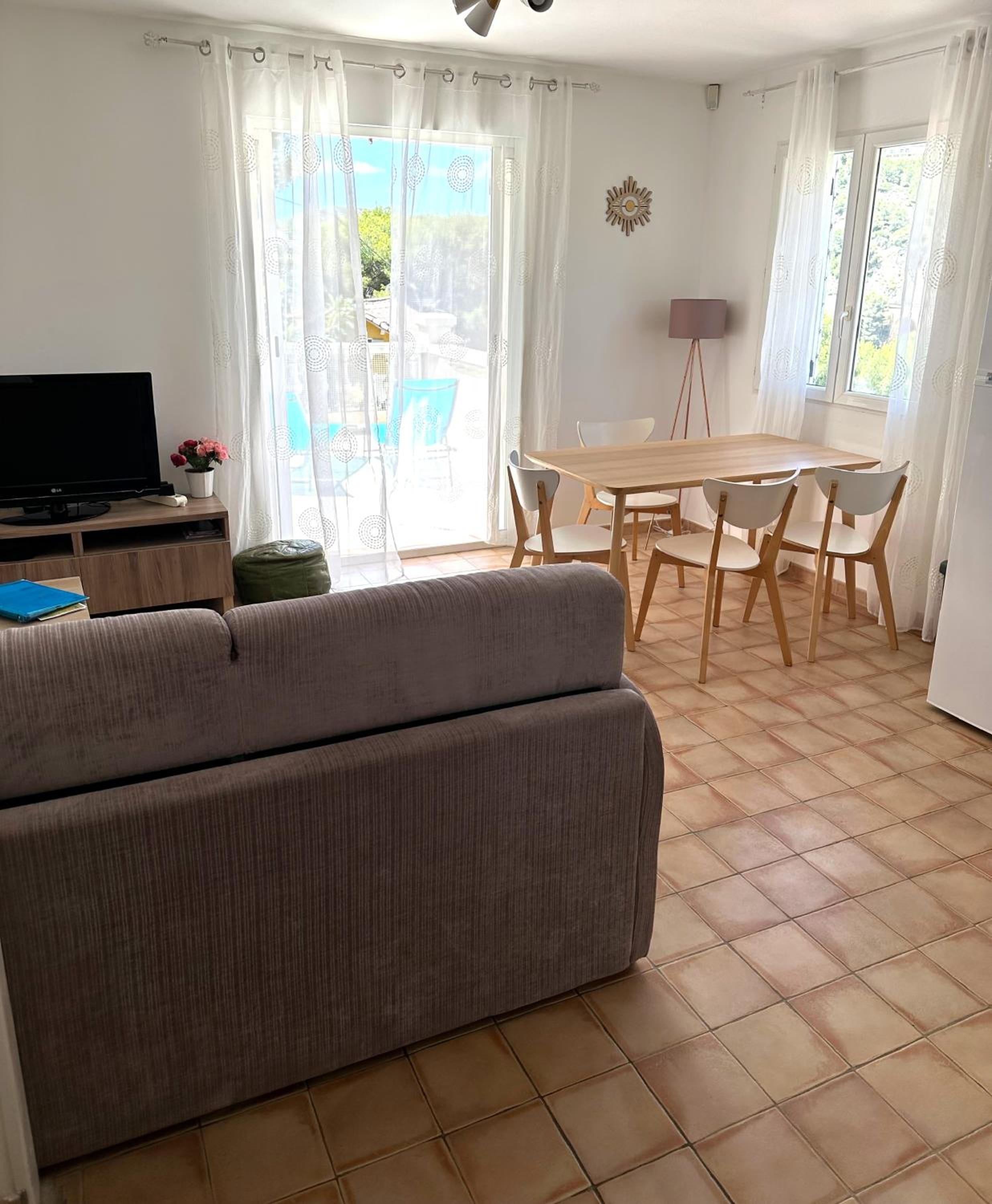 La Casa Calanquaise - Mer à 250m accessible à pied - T2 Spacieux indépendant - Terrasse Ombragée