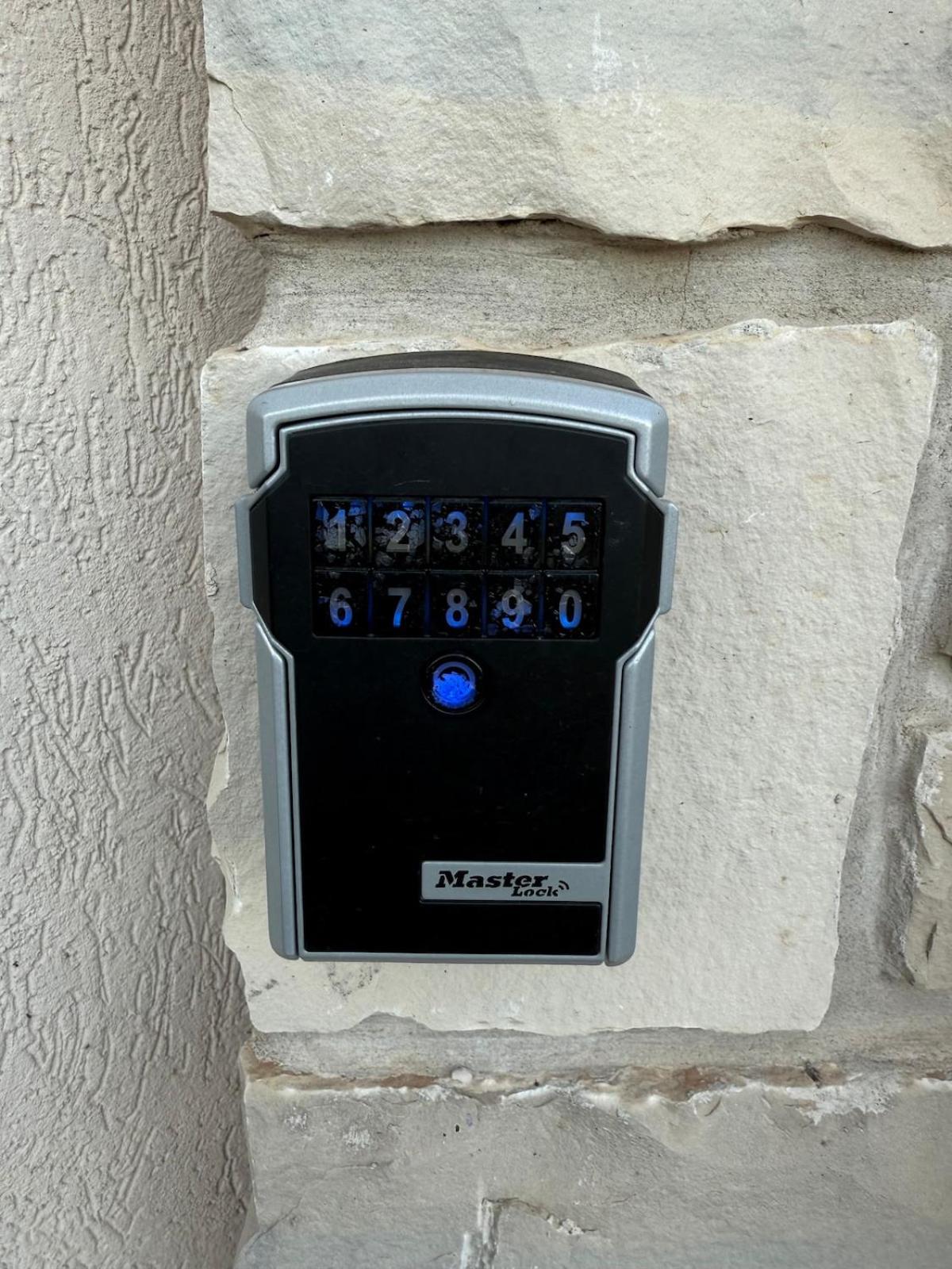 The Marina's Cove - Suite B - WIFI and 2 Free Parking