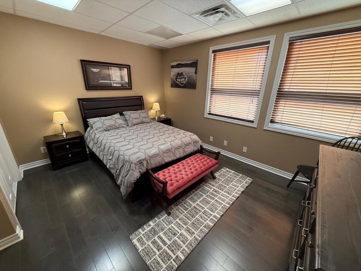 The Marina's Cove - Suite B - WIFI and 2 Free Parking