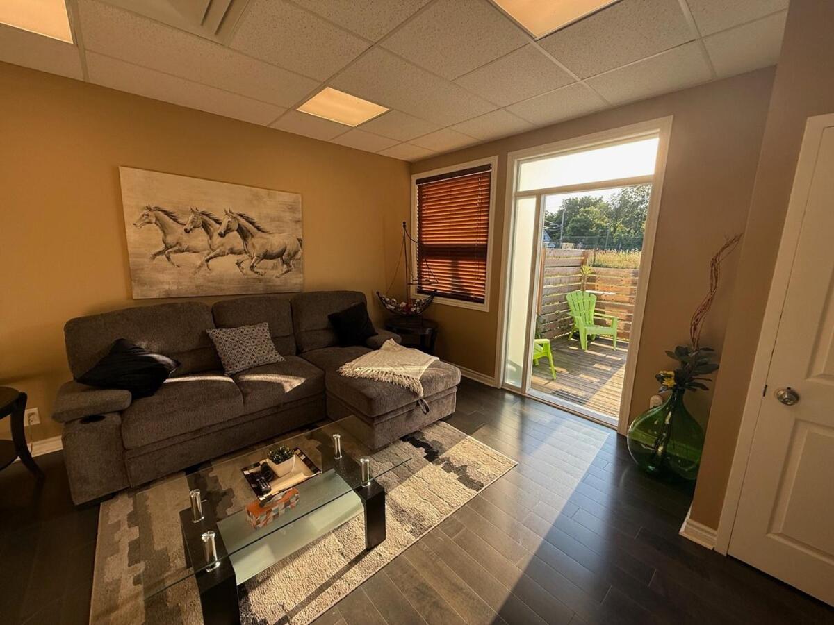 The Marina's Cove - Suite B - WIFI and 2 Free Parking