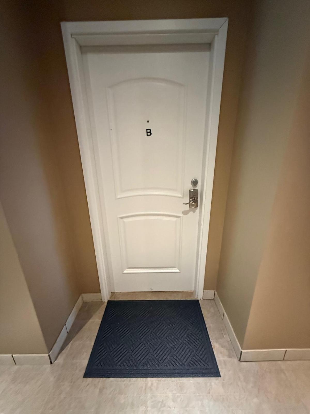 The Marina's Cove - Suite B - WIFI and 2 Free Parking