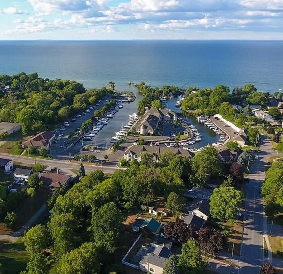 The Marina's Cove - Suite B - WIFI and 2 Free Parking