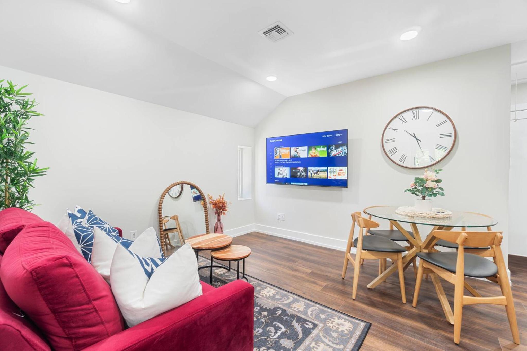 Family Suite - Free Parking - Near NYC & Shops at Main Street