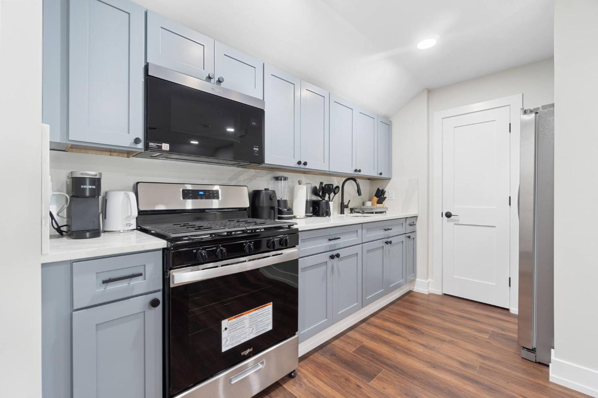 Family Suite - Free Parking - Near NYC & Shops at Main Street
