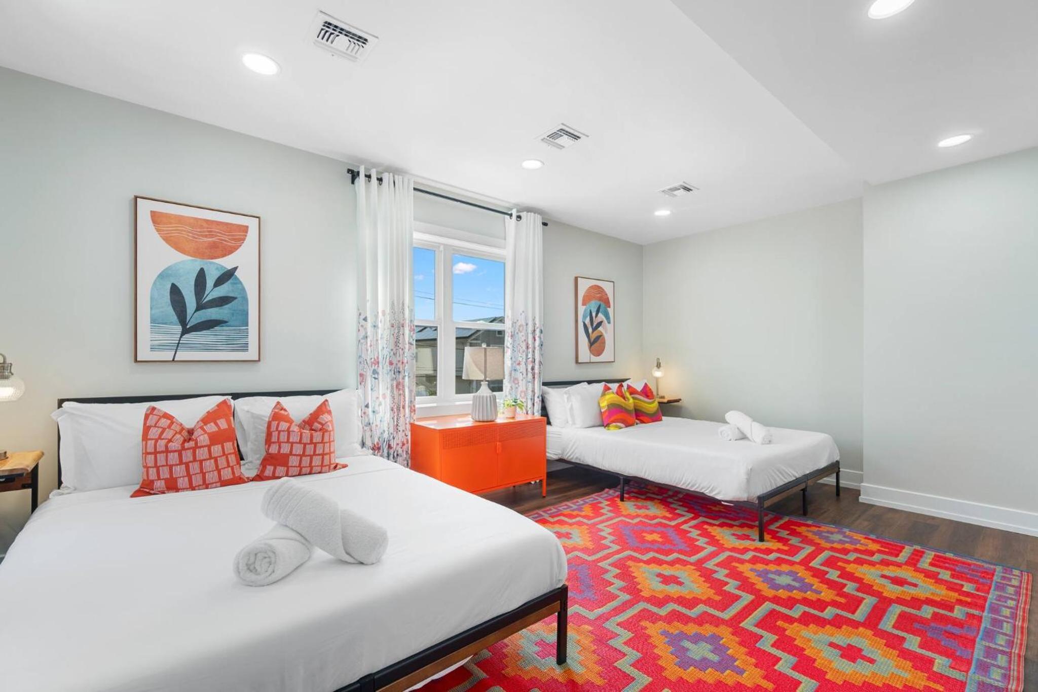 Family Suite - Free Parking - Near NYC & Shops at Main Street