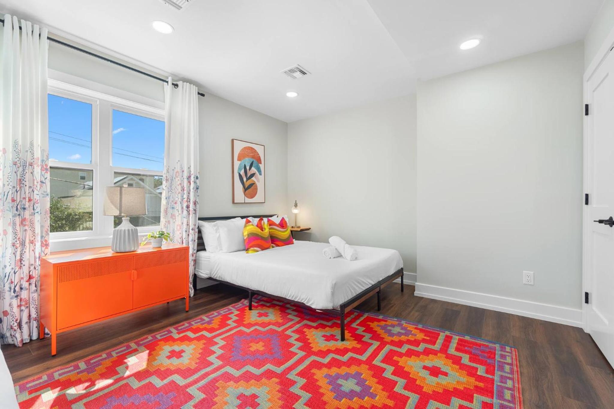 Family Suite - Free Parking - Near NYC & Shops at Main Street