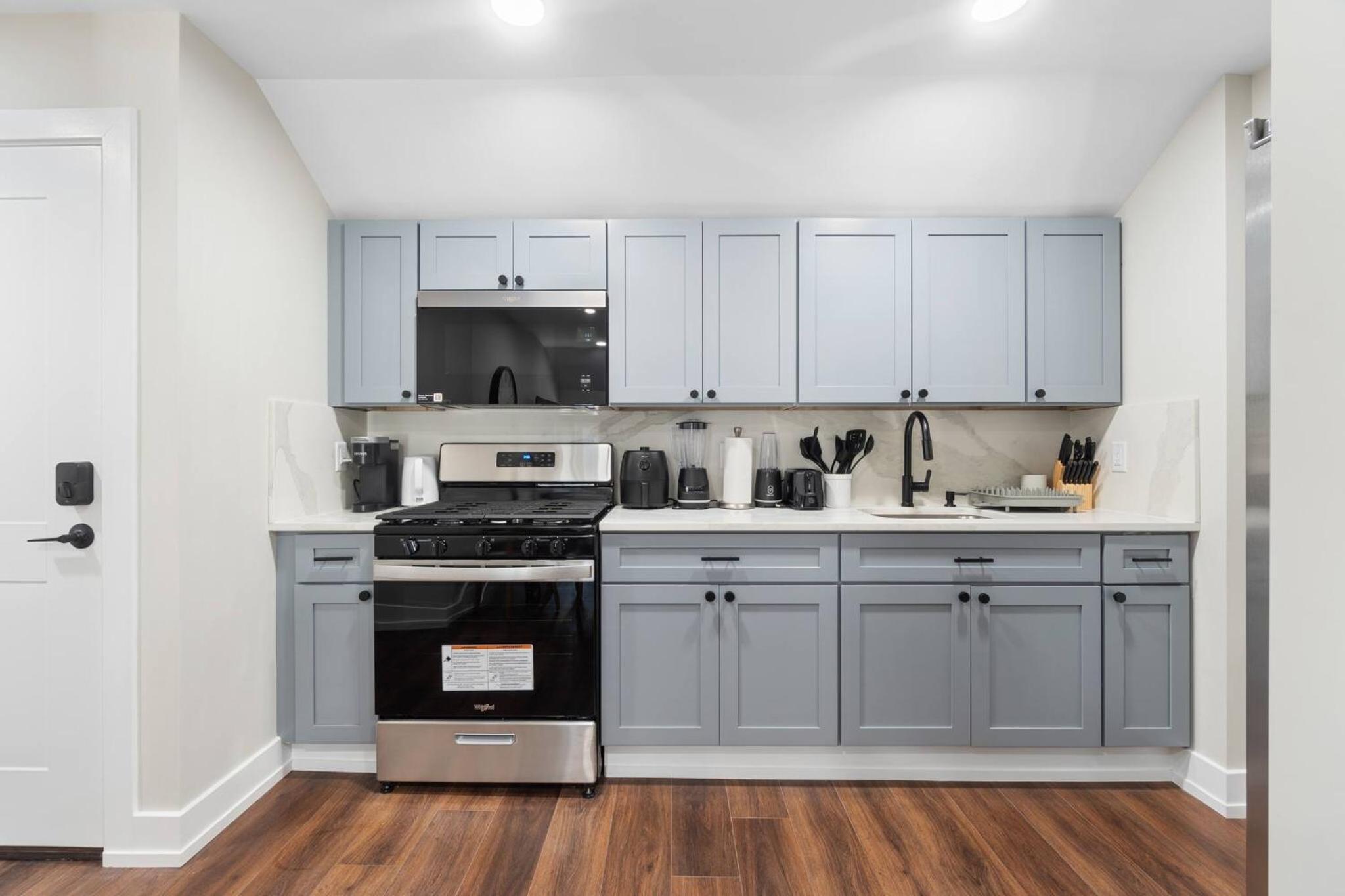 Family Suite - Free Parking - Near NYC & Shops at Main Street