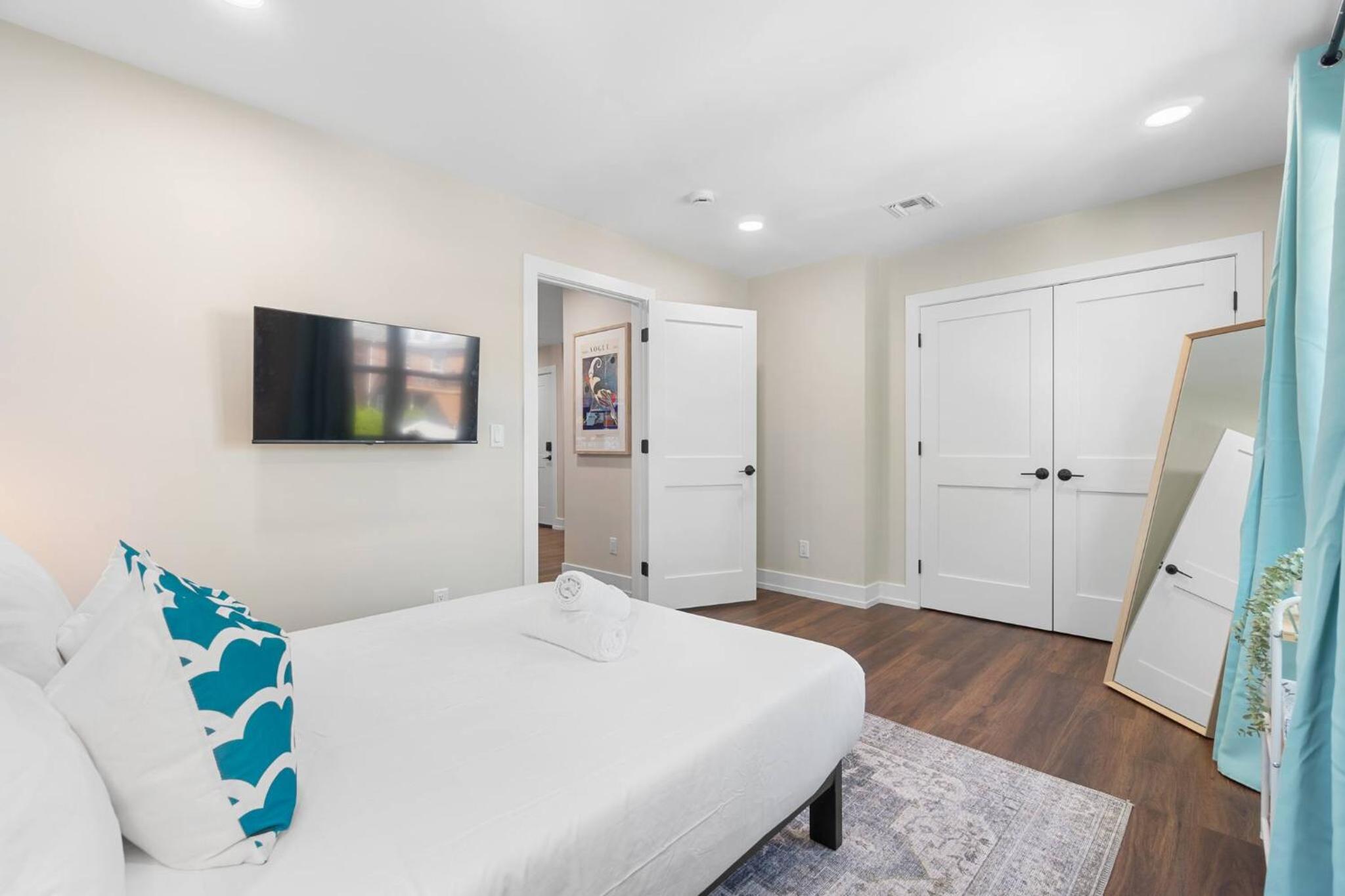 Family Suite - Free Parking - Near NYC & Shops at Main Street