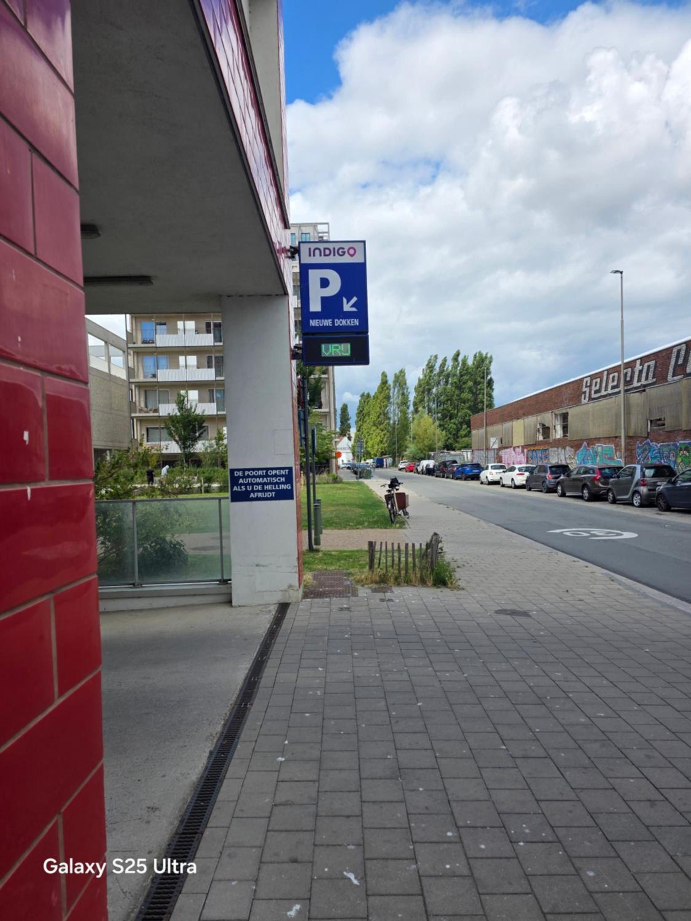 Homeawayfromhomeghent with private parking