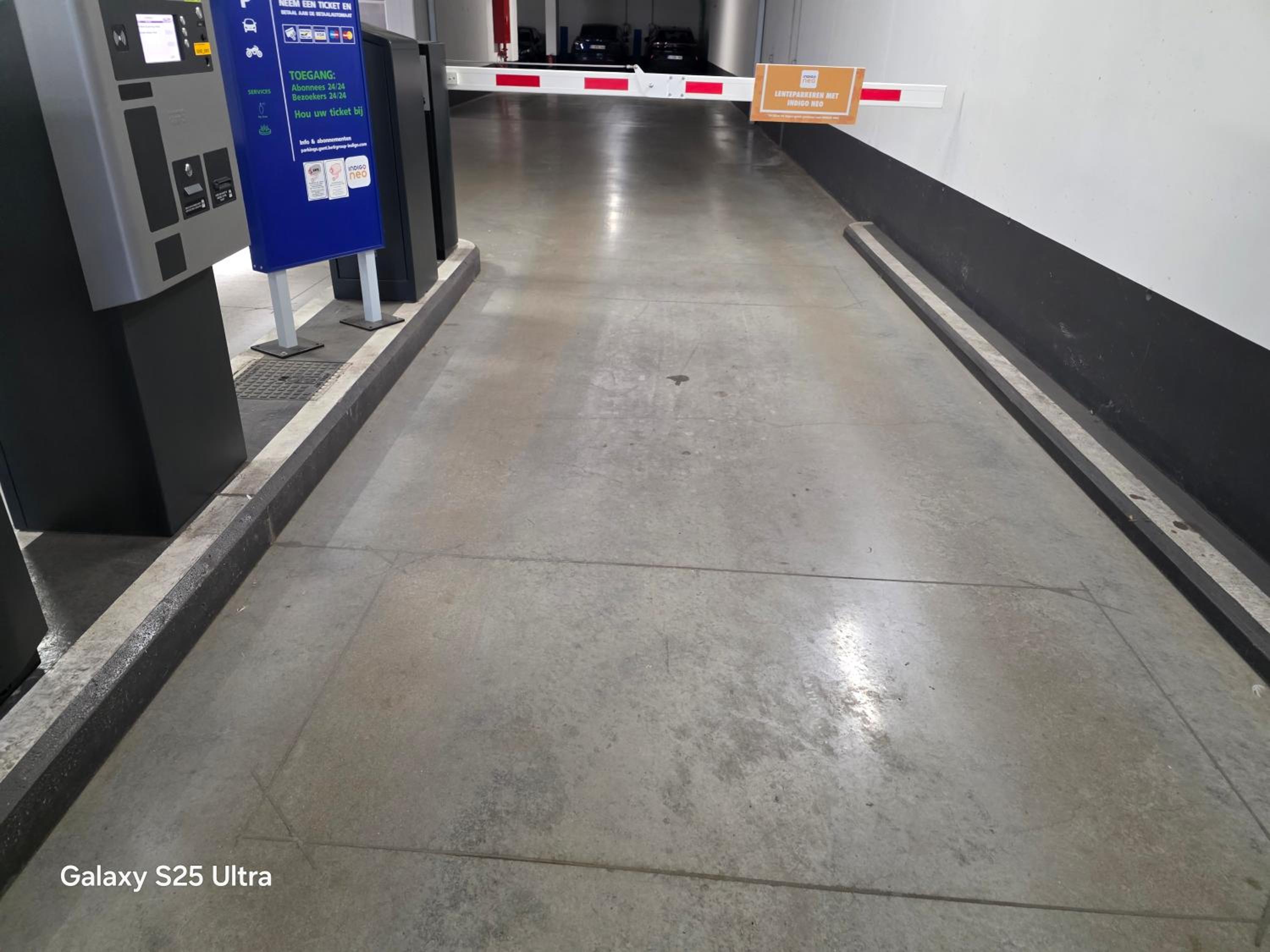 Homeawayfromhomeghent with private parking