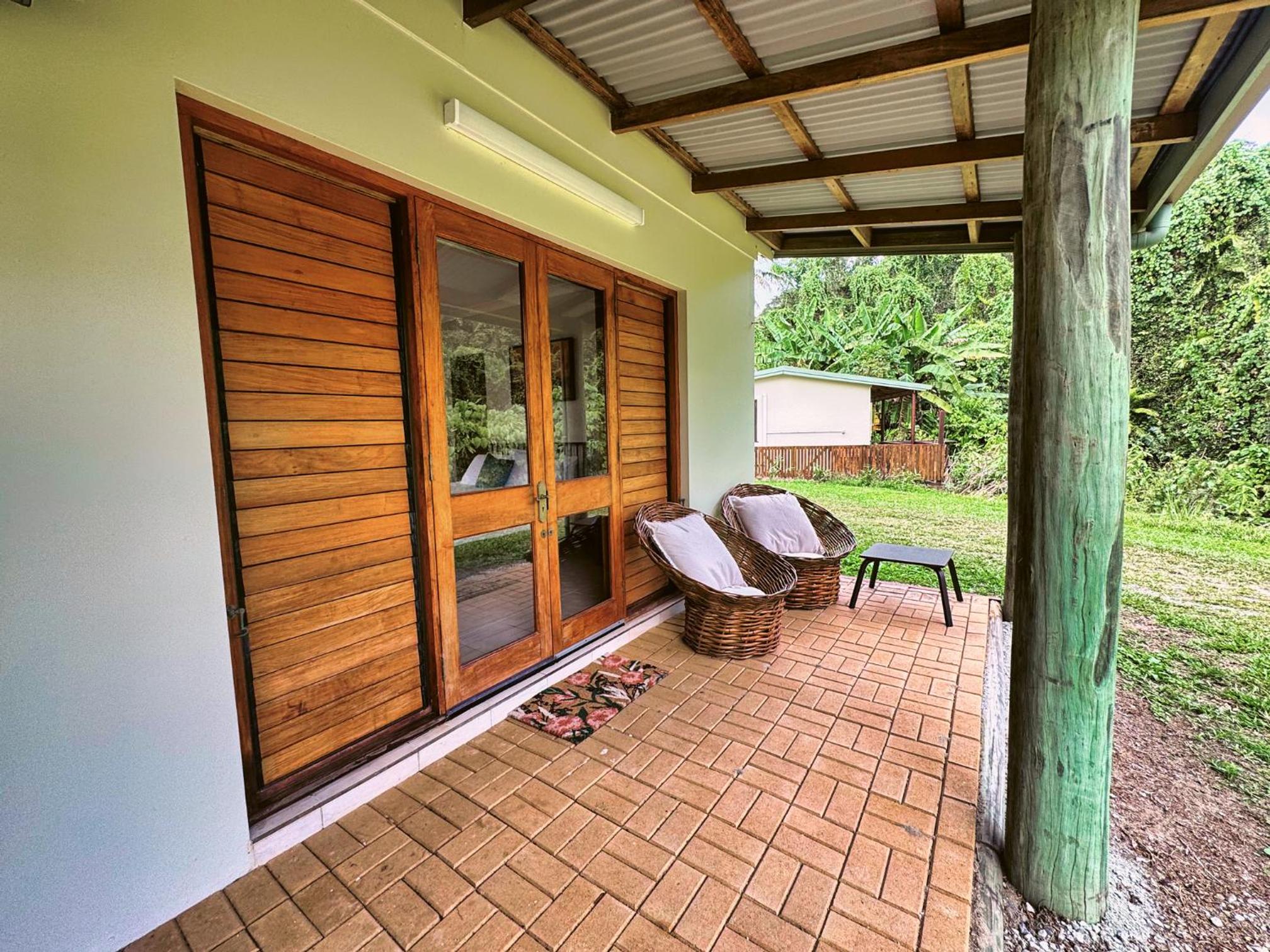 Ahana Hillside - Scenic Stay Near Cairns