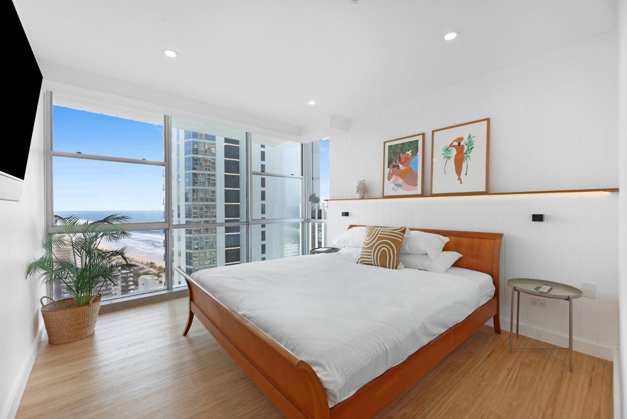 Surfers Paradise Stay with Resort-Style Amenities