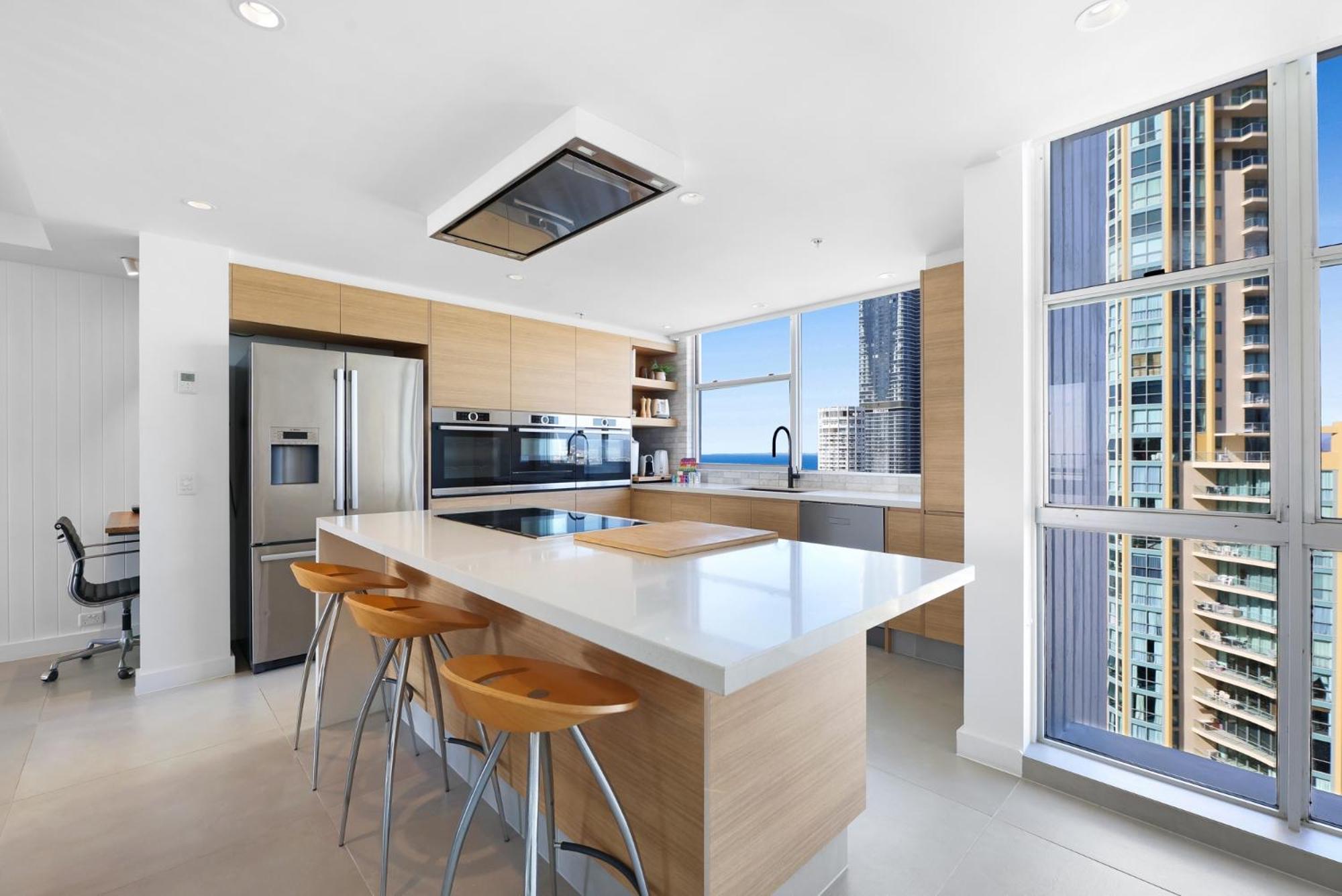 Surfers Paradise Stay with Resort-Style Amenities