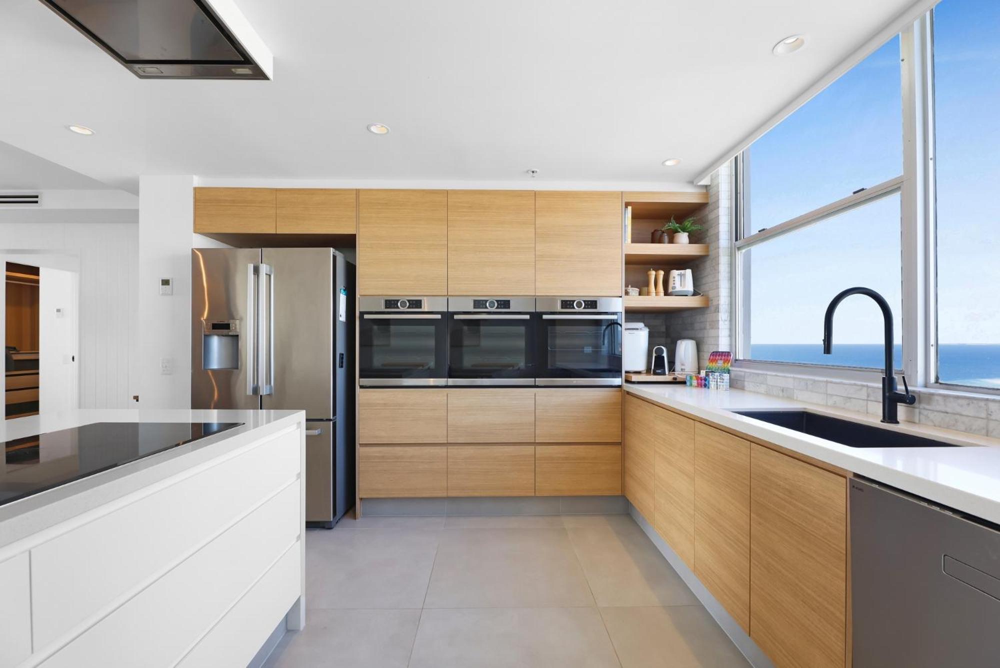 Surfers Paradise Stay with Resort-Style Amenities