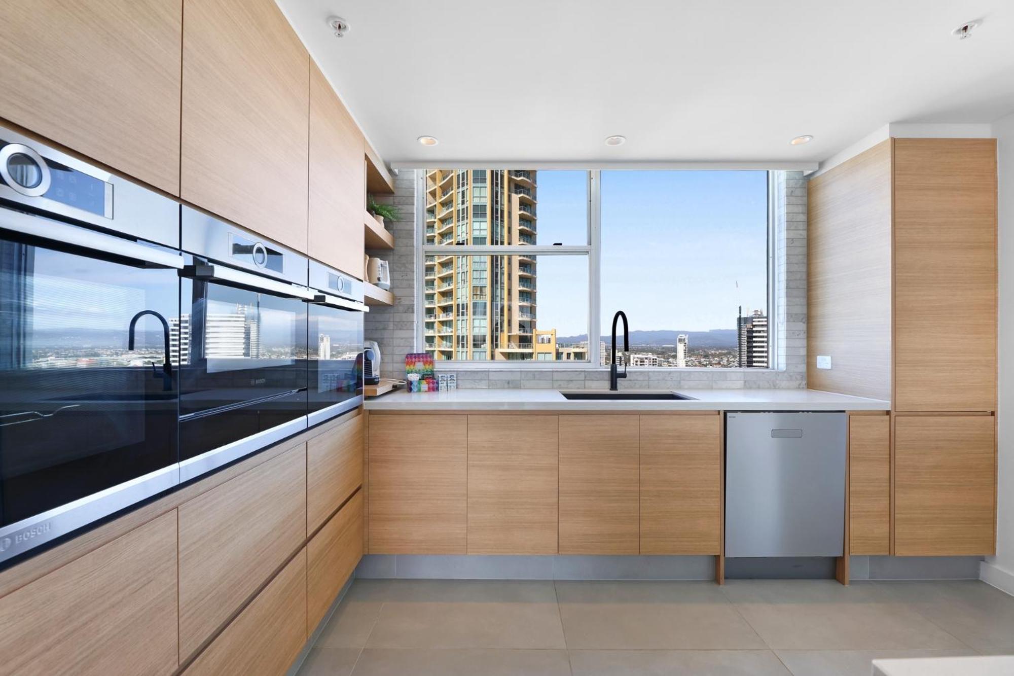Surfers Paradise Stay with Resort-Style Amenities