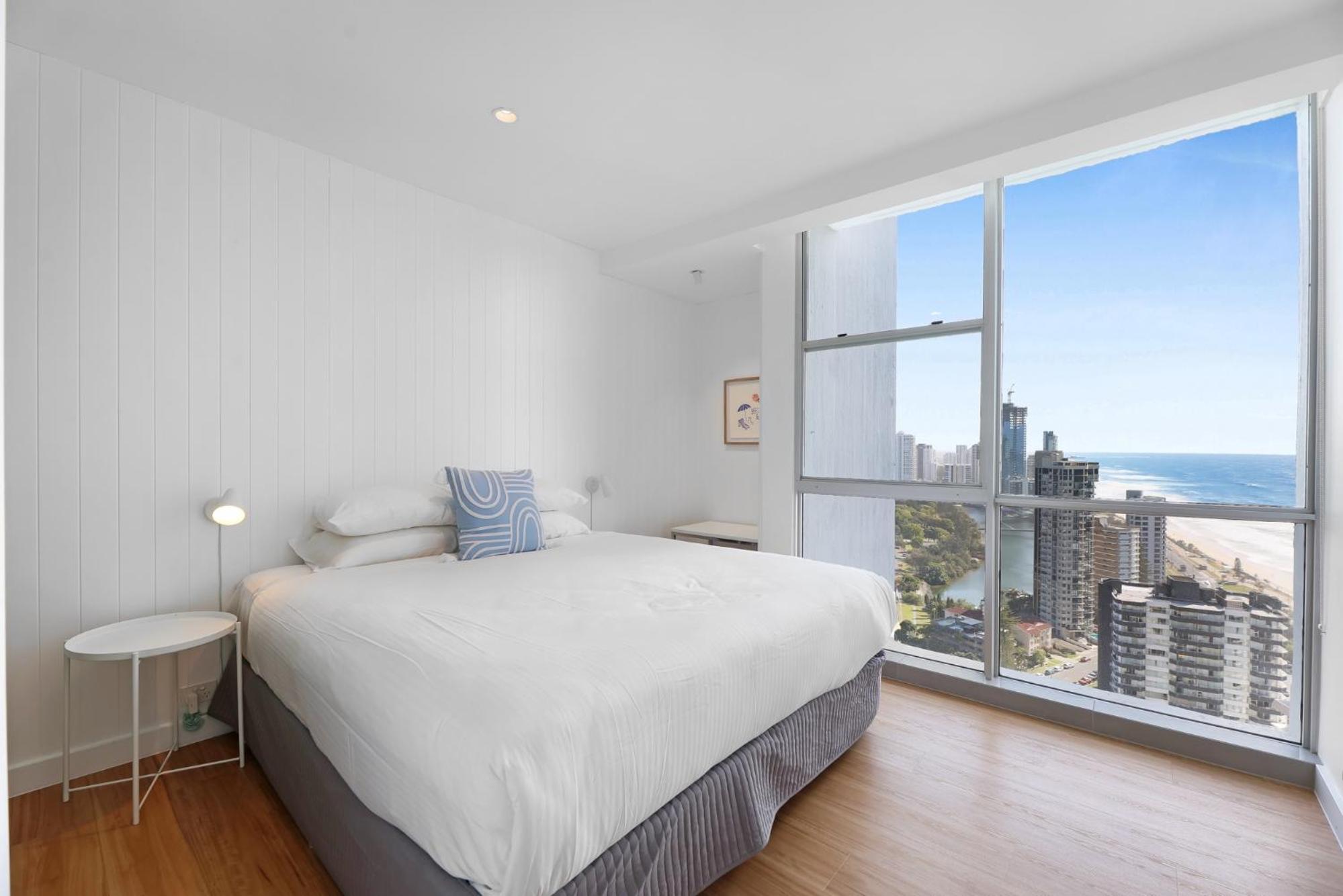 Surfers Paradise Stay with Resort-Style Amenities