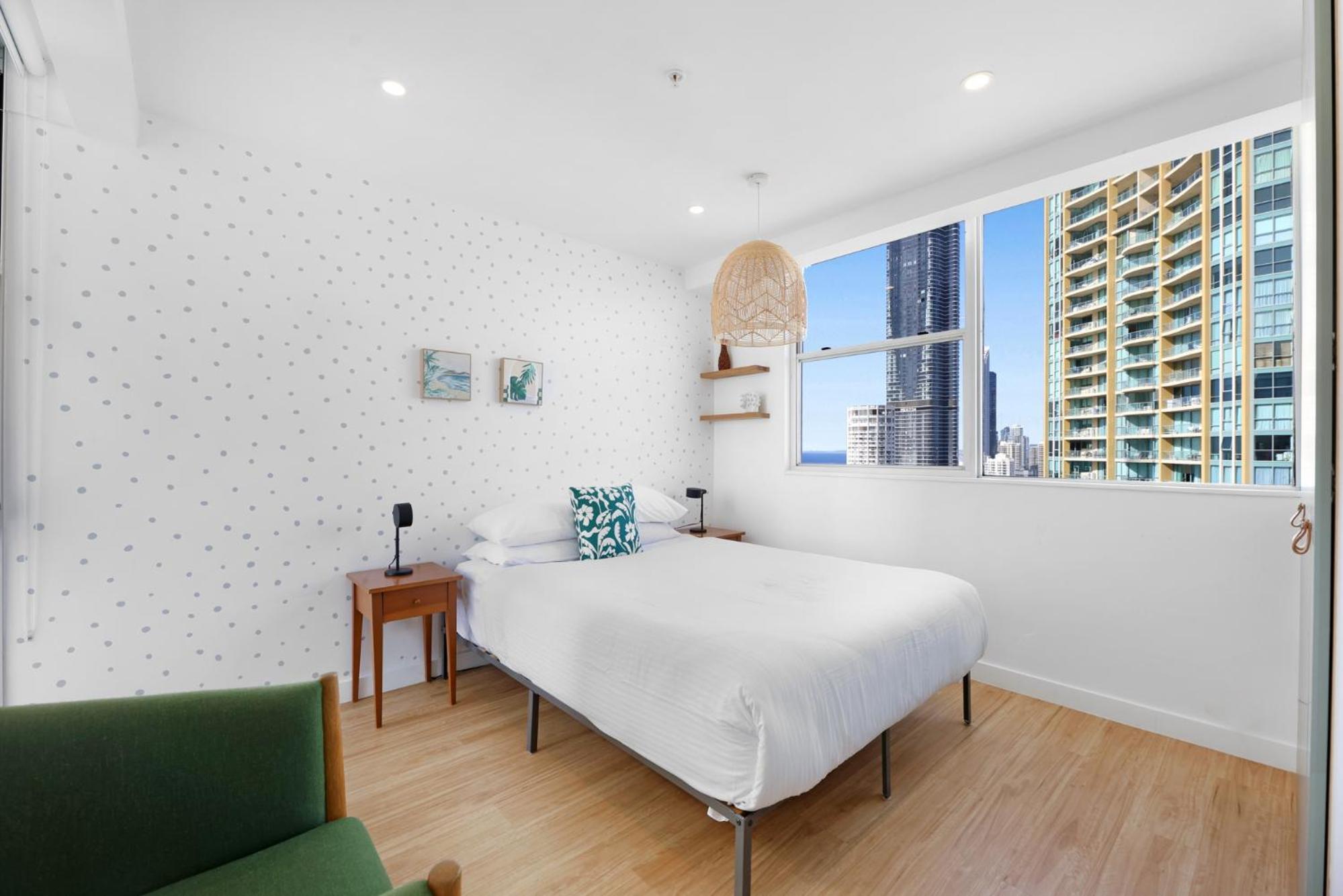 Surfers Paradise Stay with Resort-Style Amenities