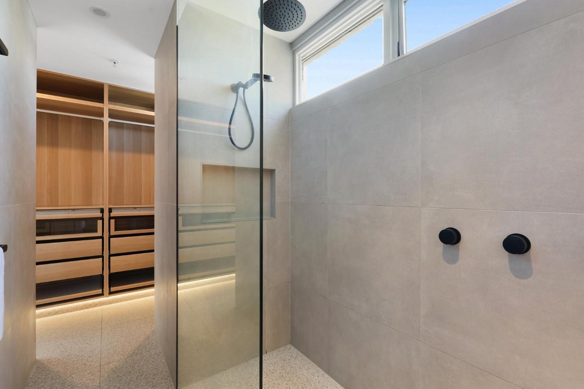 Surfers Paradise Stay with Resort-Style Amenities
