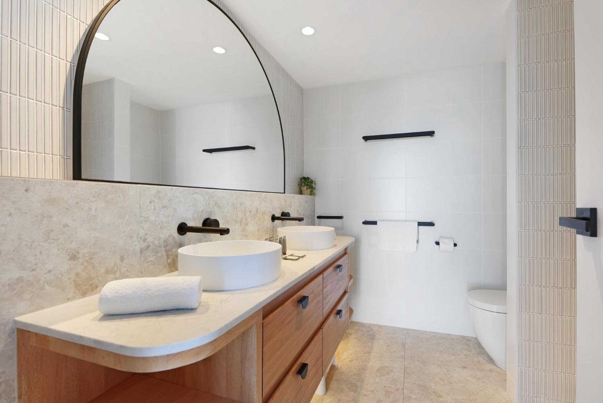 Surfers Paradise Stay with Resort-Style Amenities