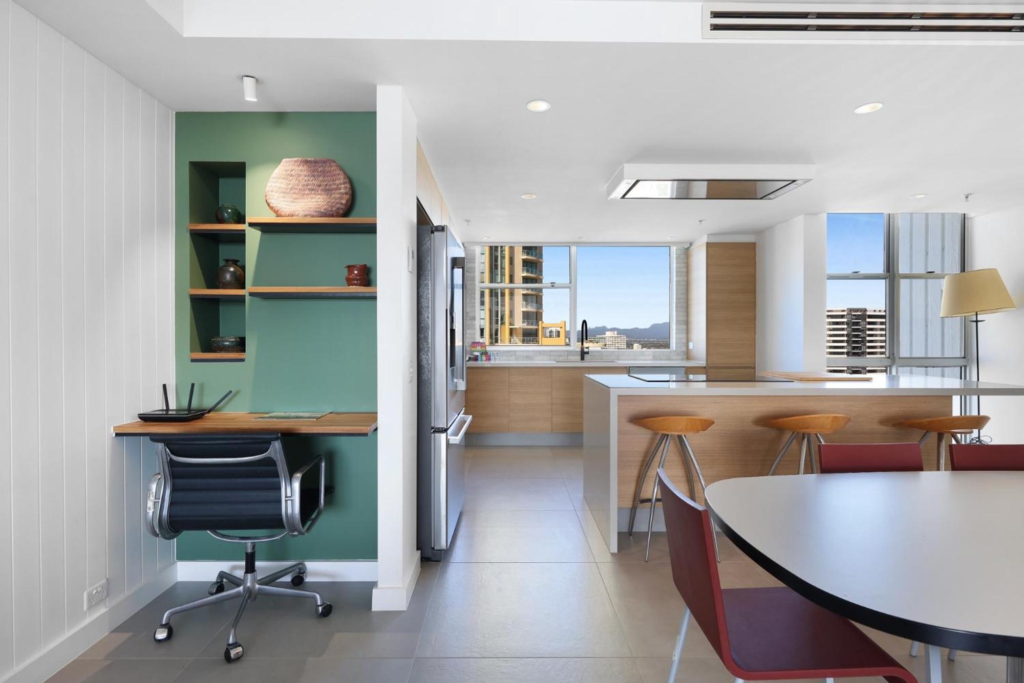Surfers Paradise Stay with Resort-Style Amenities