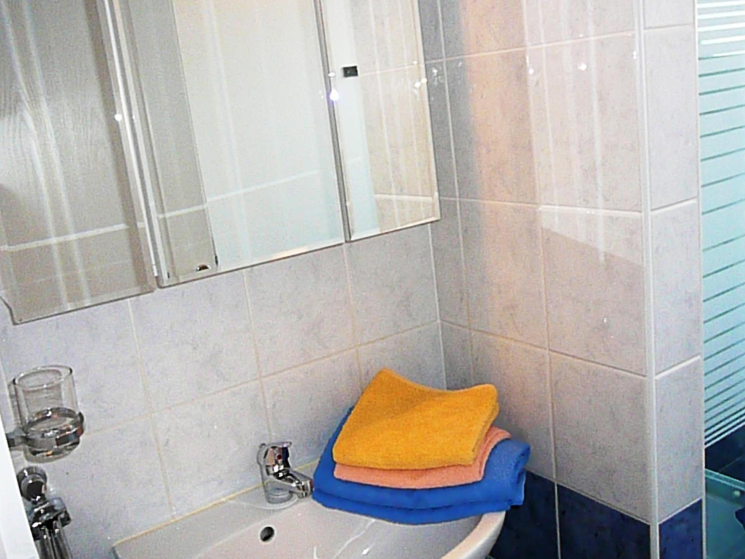 Photo 42