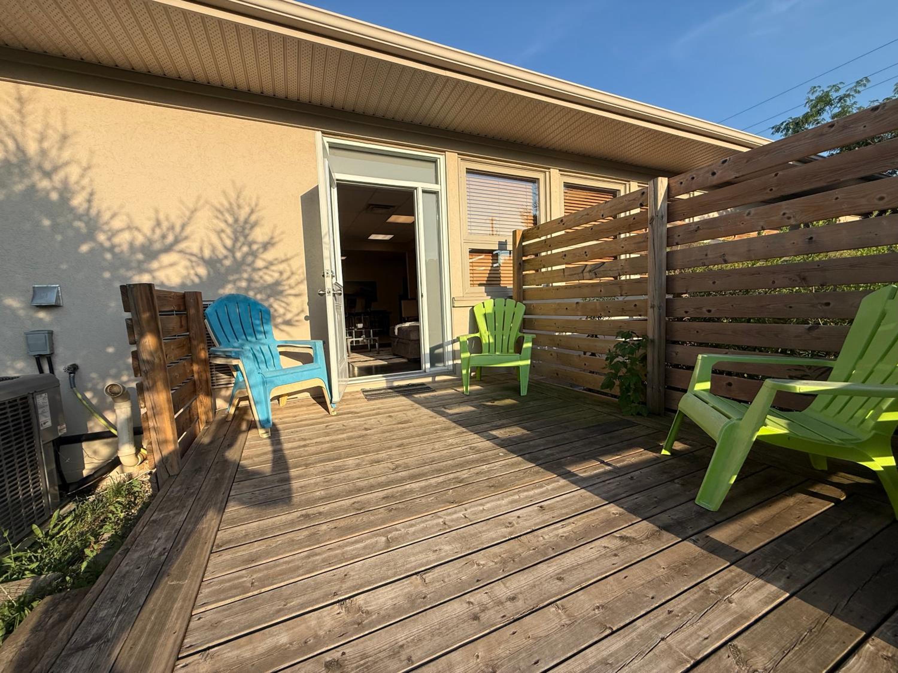 The Marina's Cove - Suite B - WIFI and 2 Free Parking