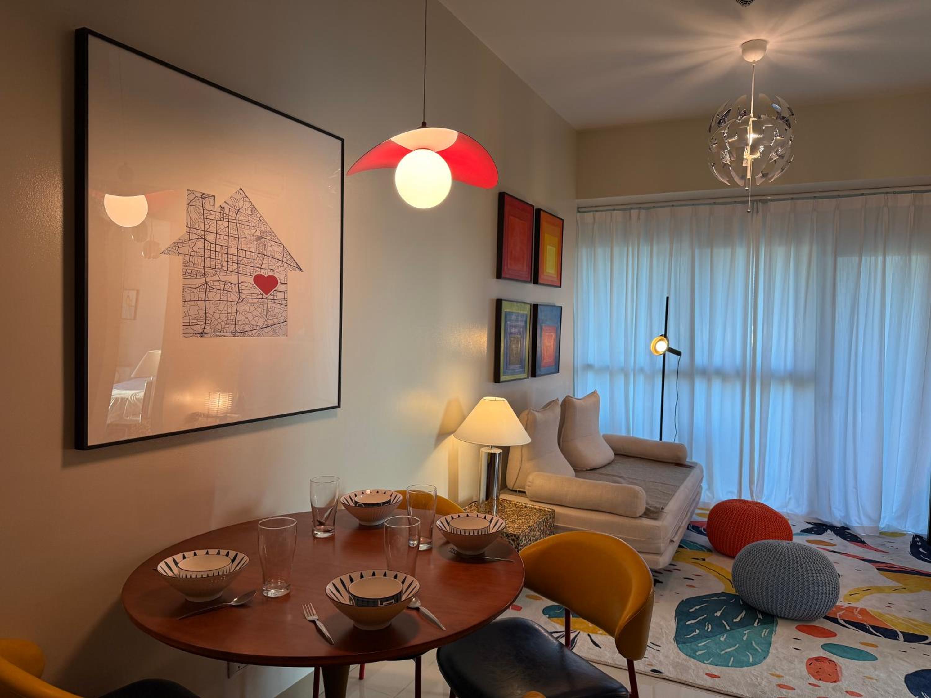 Modern 1BR with Balcony Facing Infinity Pool Manila Bay Sunset Near Airports OKADA Solaire MOA